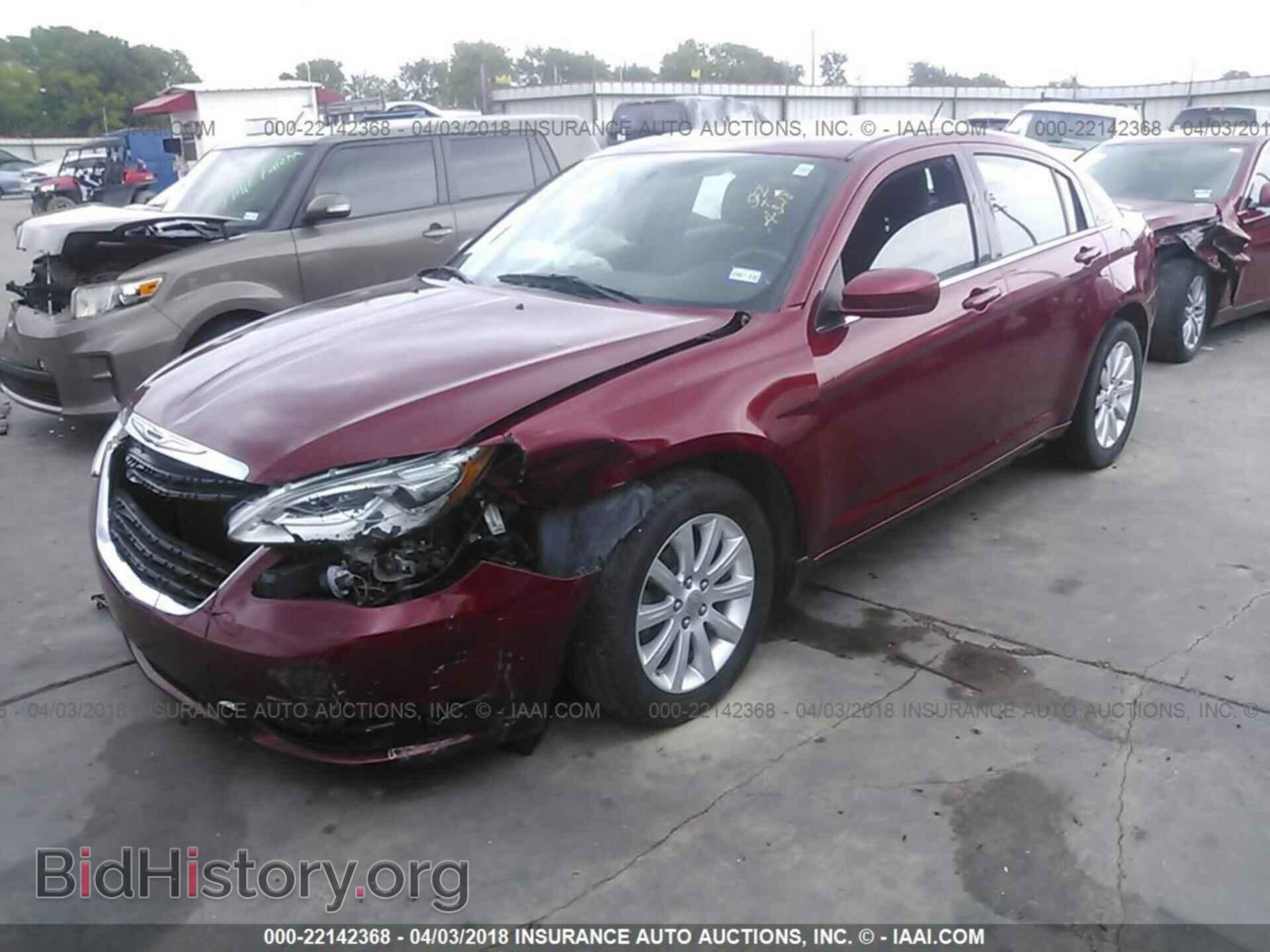 2013 Chrysler 200 - VIN: 1C3CCBBB8DN627587 - Фото 2