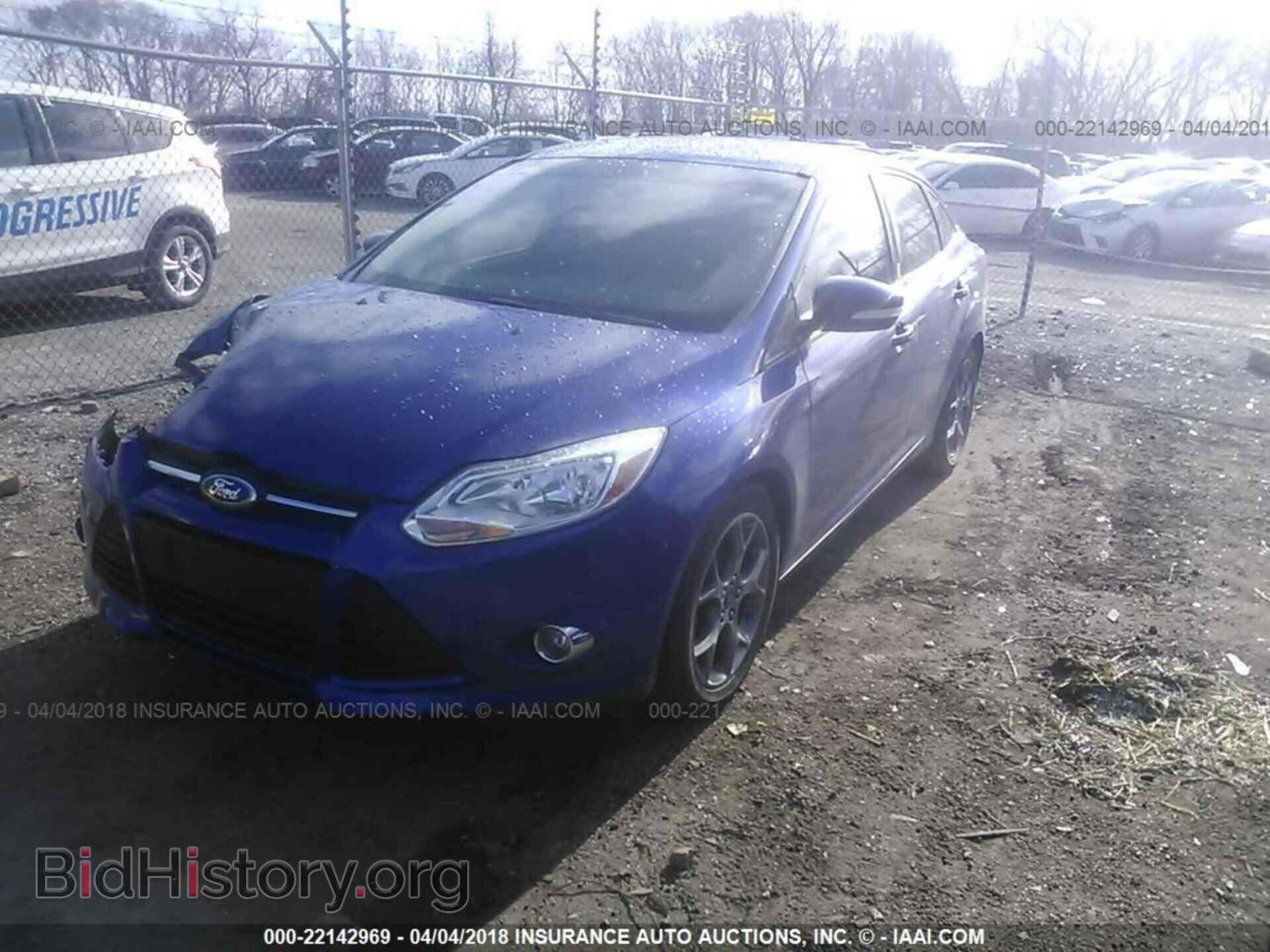 2014 Ford Focus - VIN: 1FADP3F20EL217857 - Фото 2