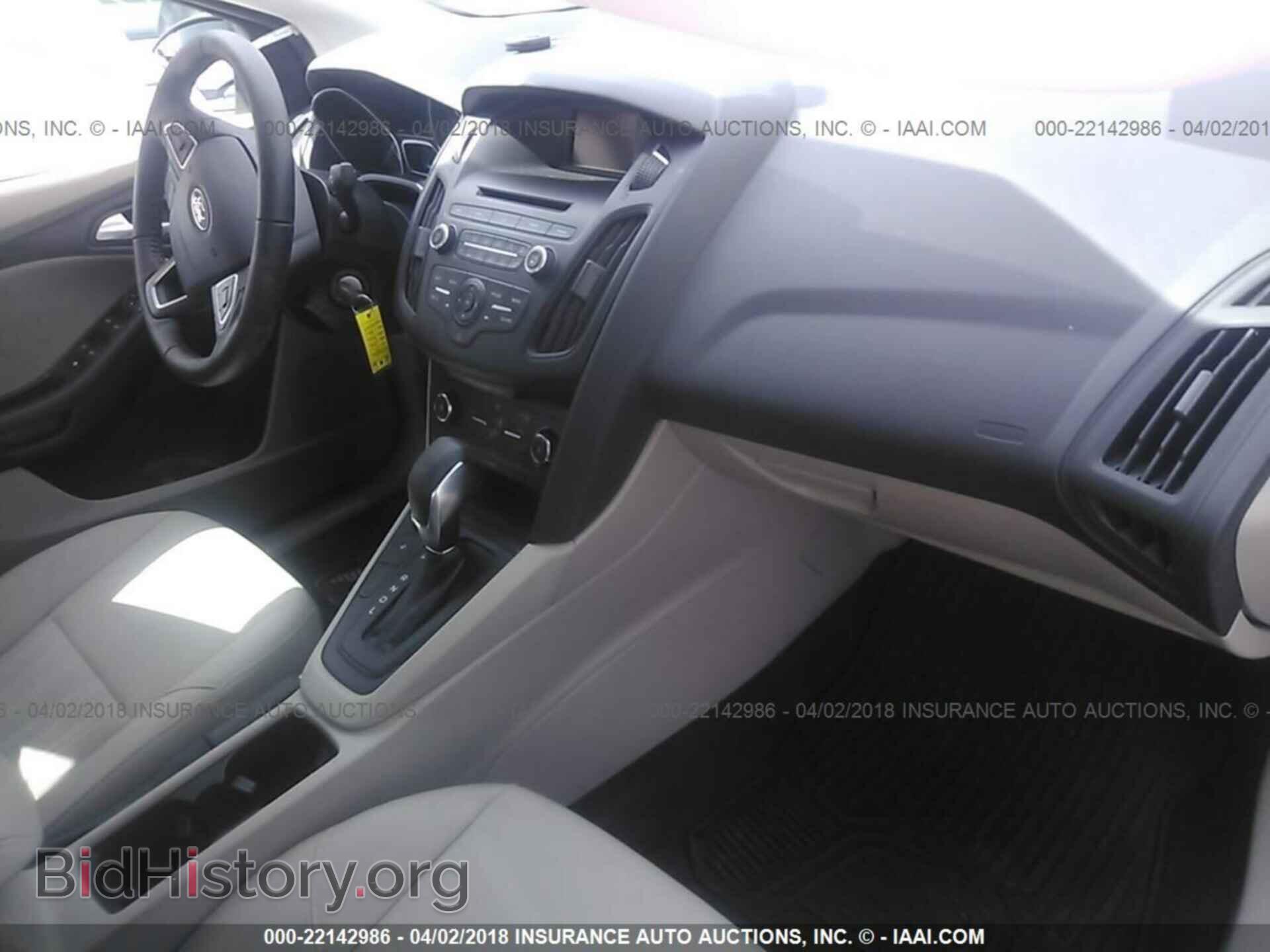 2017 Ford Focus - VIN: 1FADP3F25HL219205 - Photo 5
