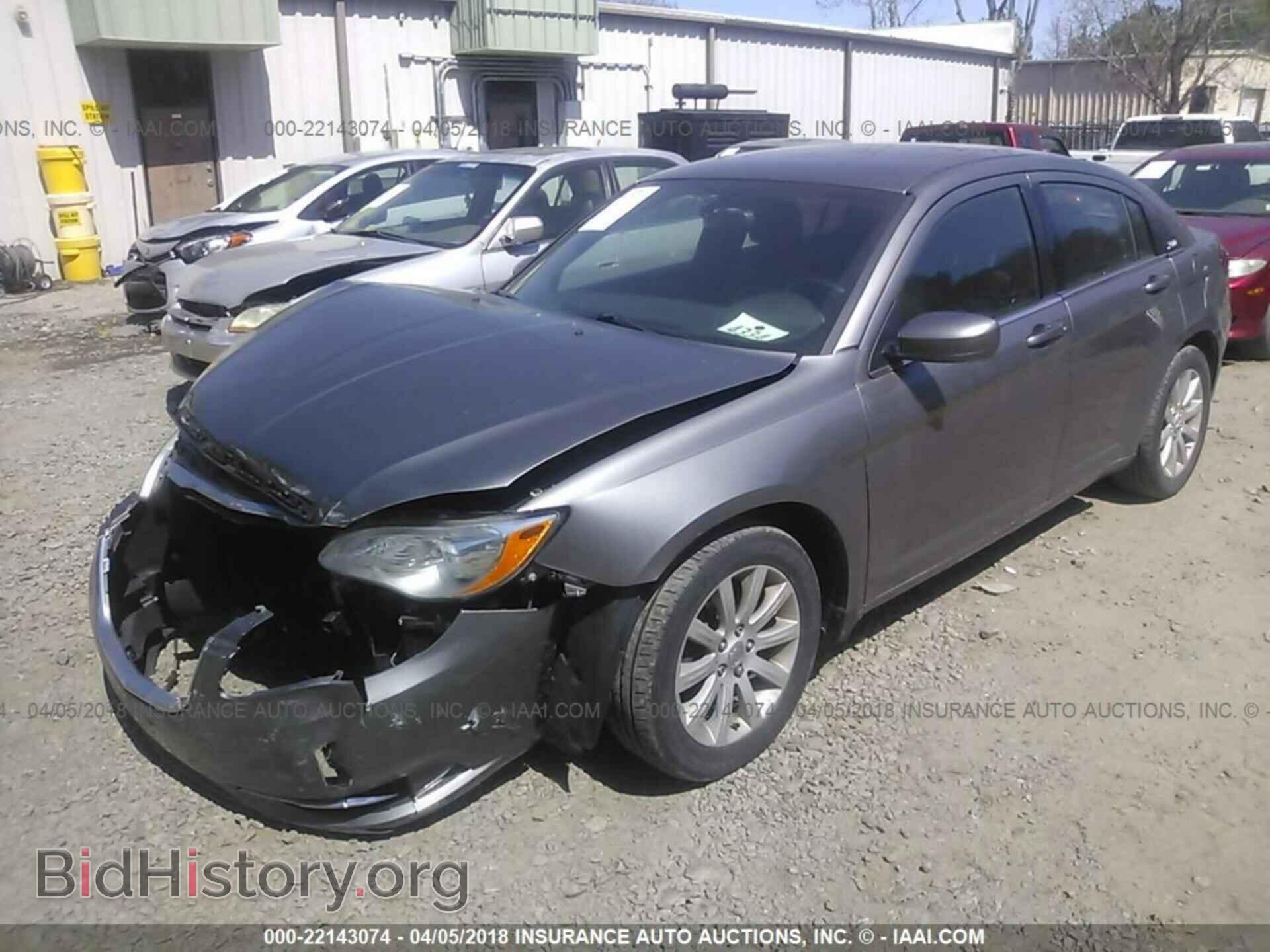 2013 Chrysler 200 - VIN: 1C3CCBBB2DN545192 - Фото 2