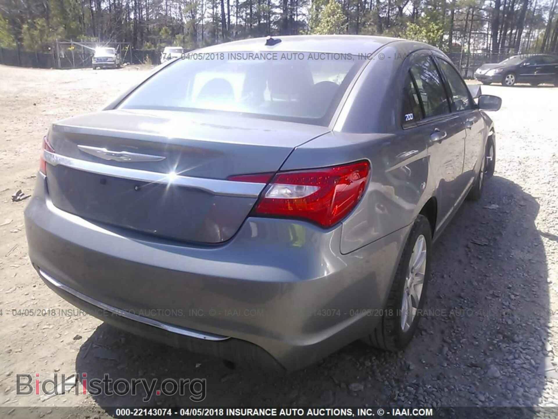 2013 Chrysler 200 - VIN: 1C3CCBBB2DN545192 - Фото 4