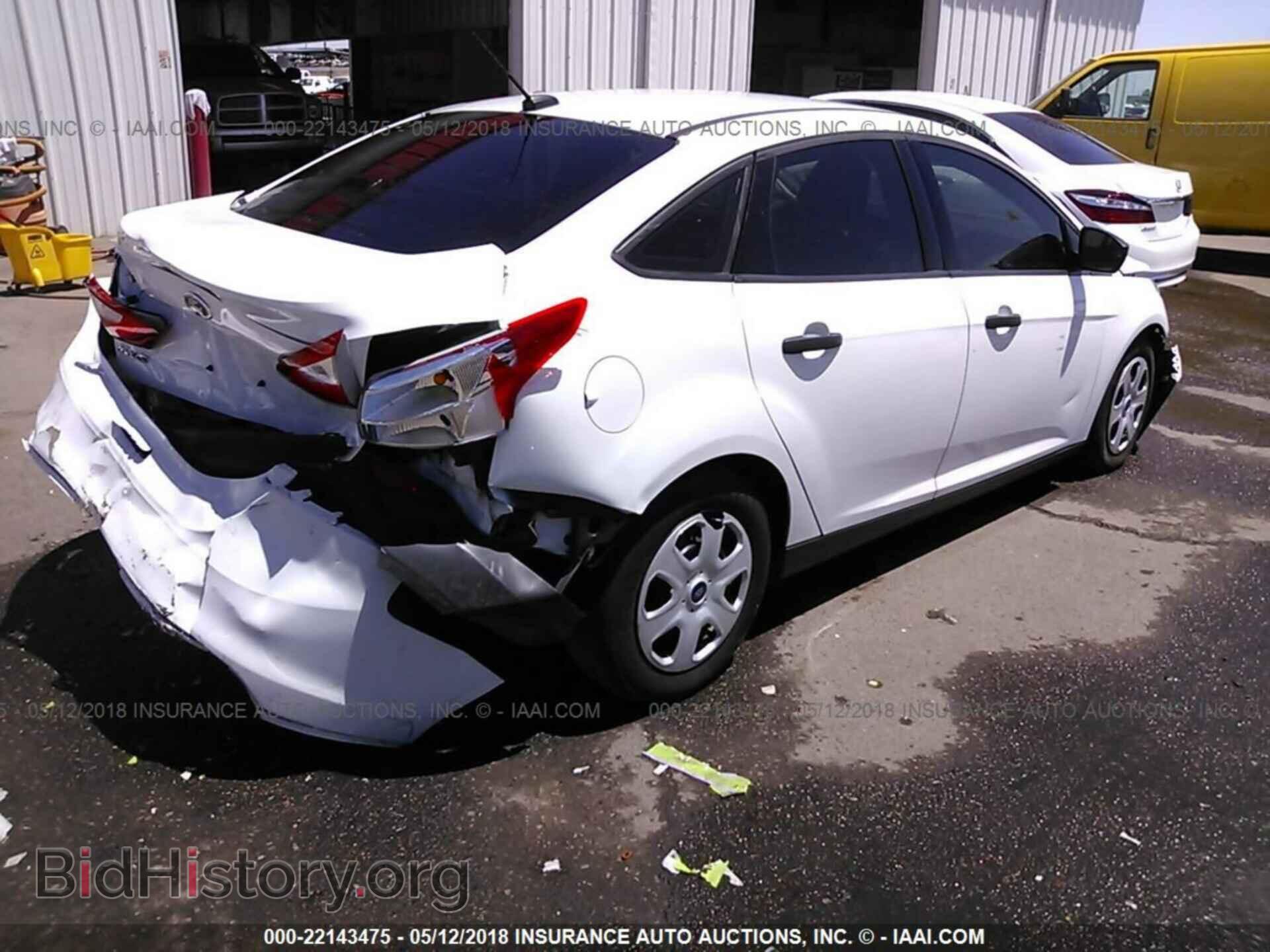 2014 Ford Focus - VIN: 1FADP3E21EL421052 - Photo 4