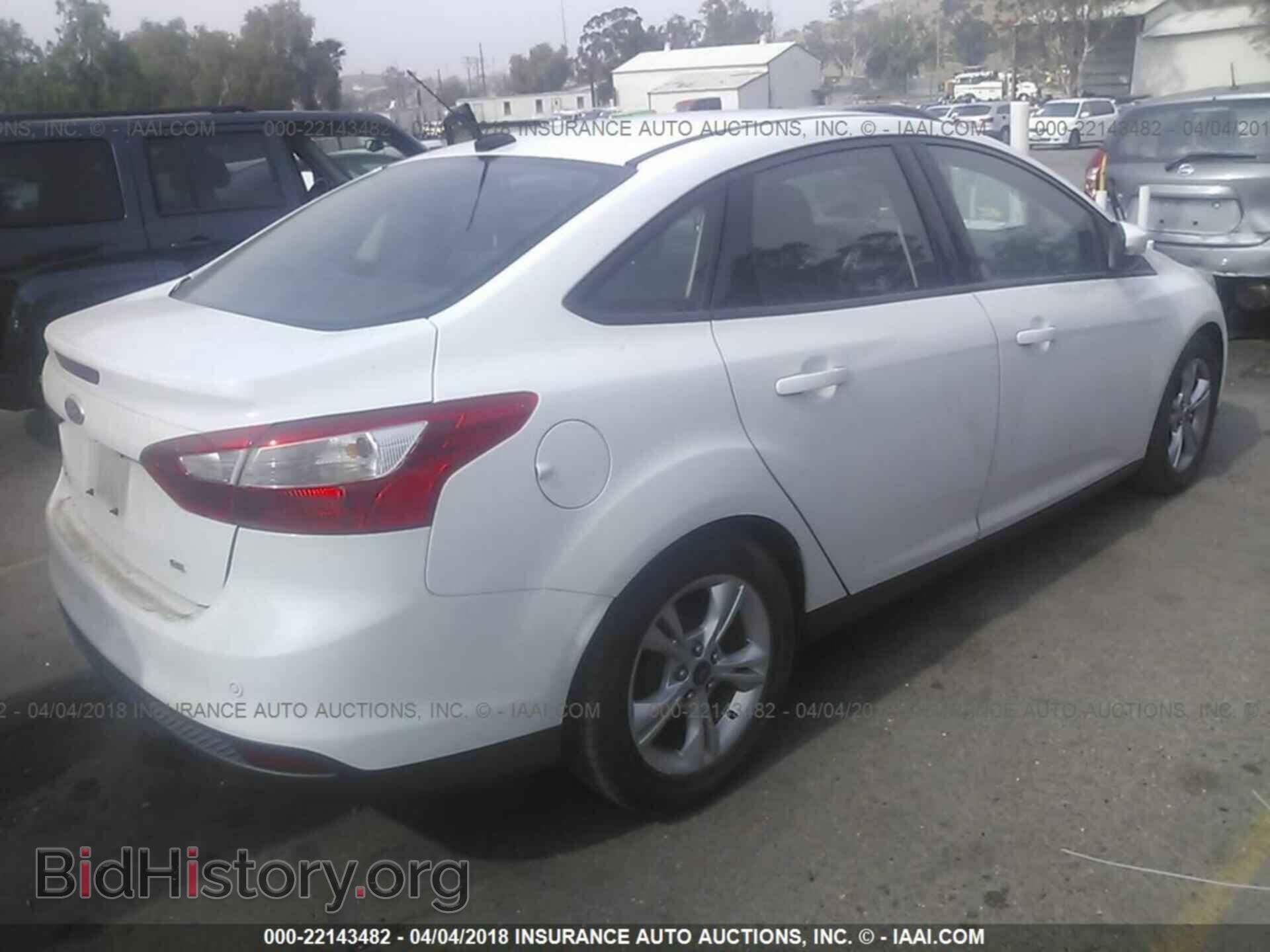 2014 Ford Focus - VIN: 1FADP3F20EL131920 - Photo 4