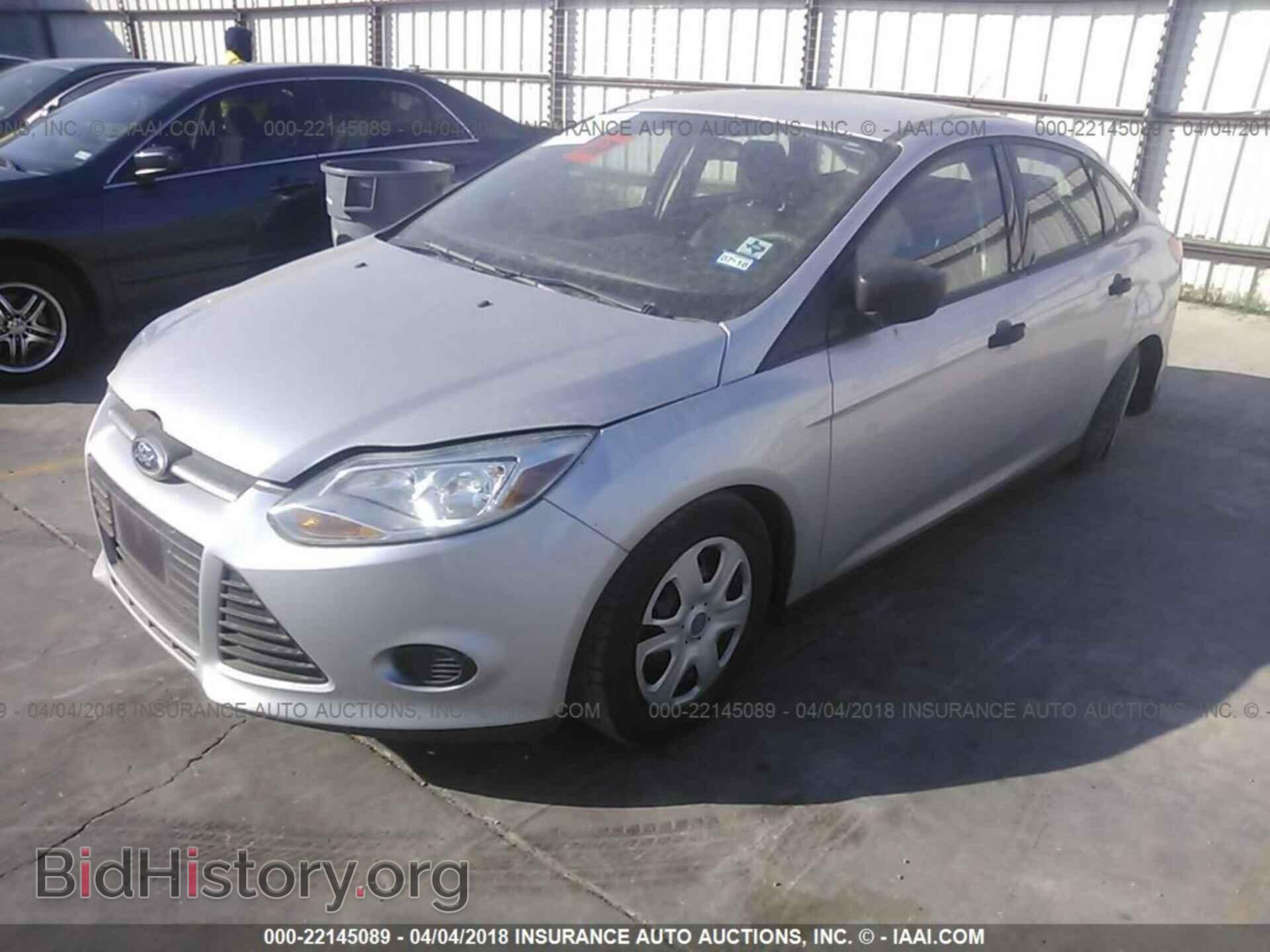 2012 Ford Focus - VIN: 1FAHP3E27CL174473 - Photo 2