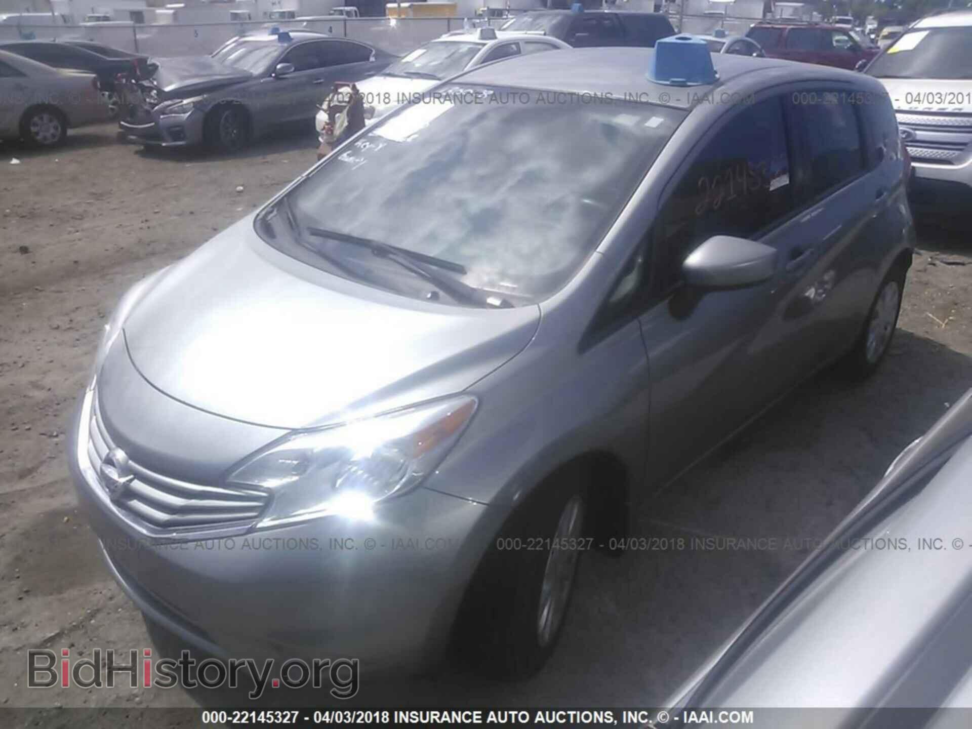 2015 Nissan Versa note - VIN: 3N1CE2CP5FL351438 - Фото 2