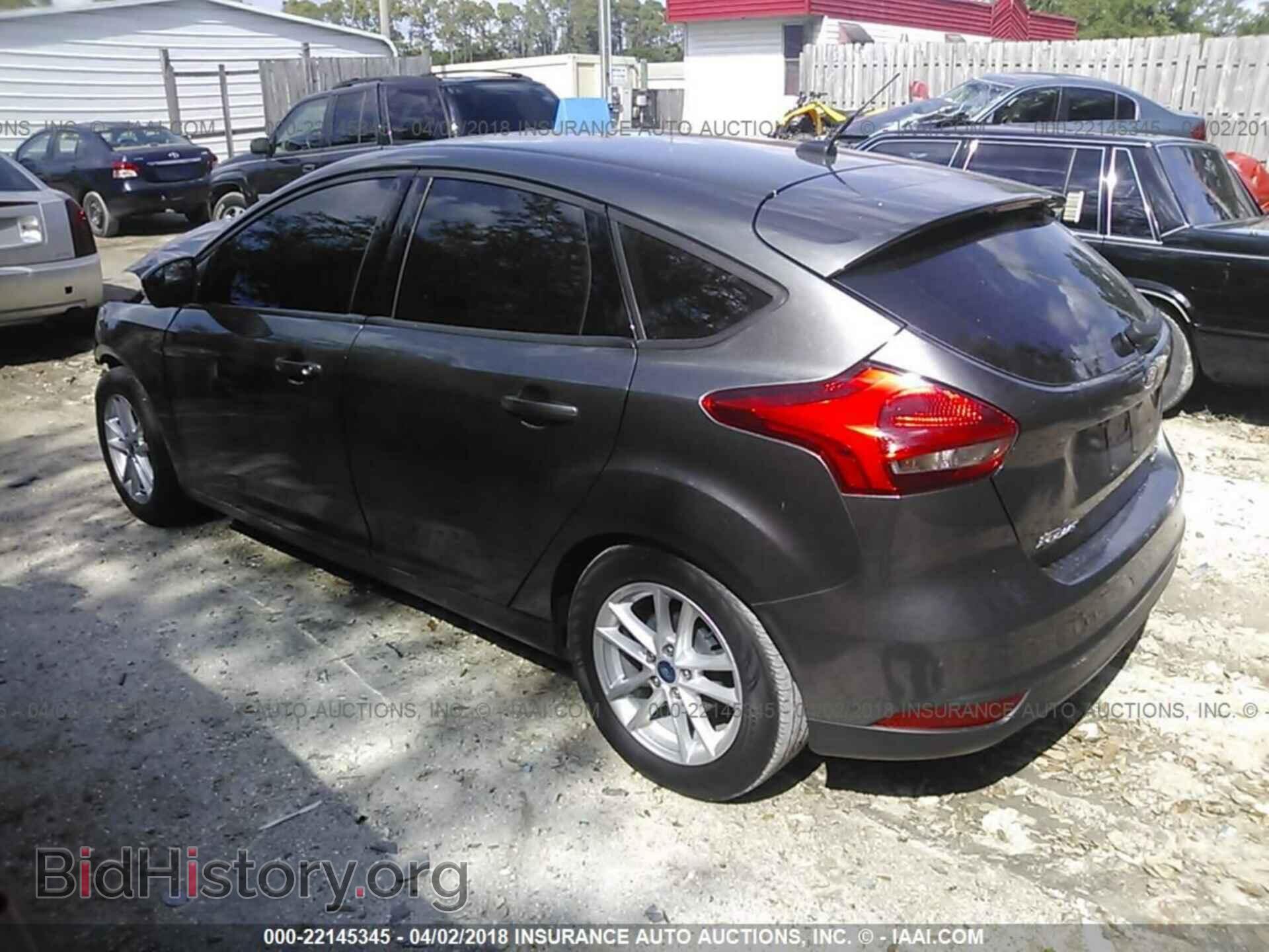2016 Ford Focus - VIN: 1FADP3K28GL283288 - Photo 3
