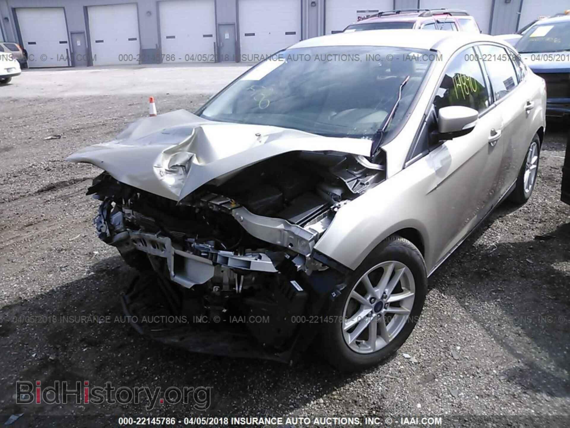 2017 Ford Focus - VIN: 1FADP3F24HL202203 - Фото 2