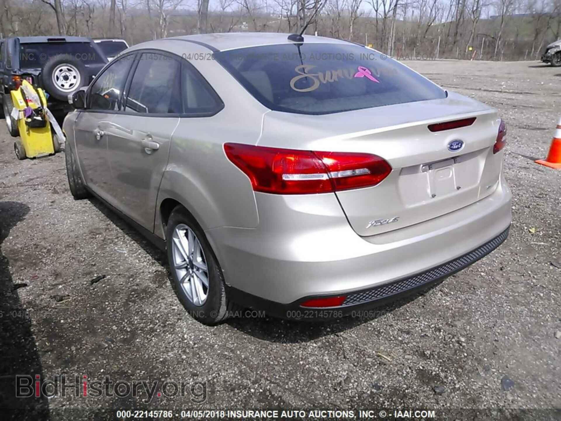 2017 Ford Focus - VIN: 1FADP3F24HL202203 - Фото 3