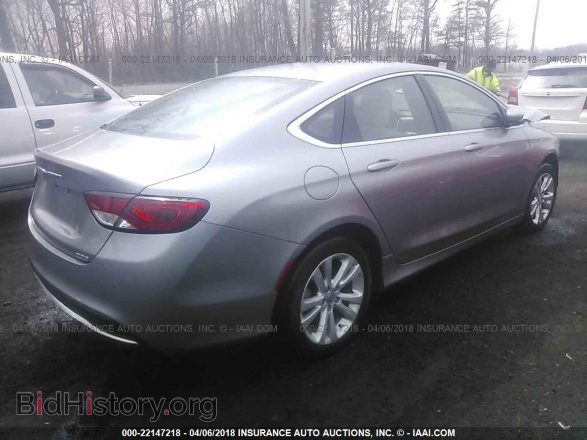 2016 Chrysler 200 - VIN: 1C3CCCAB7GN142434 - Photo 4