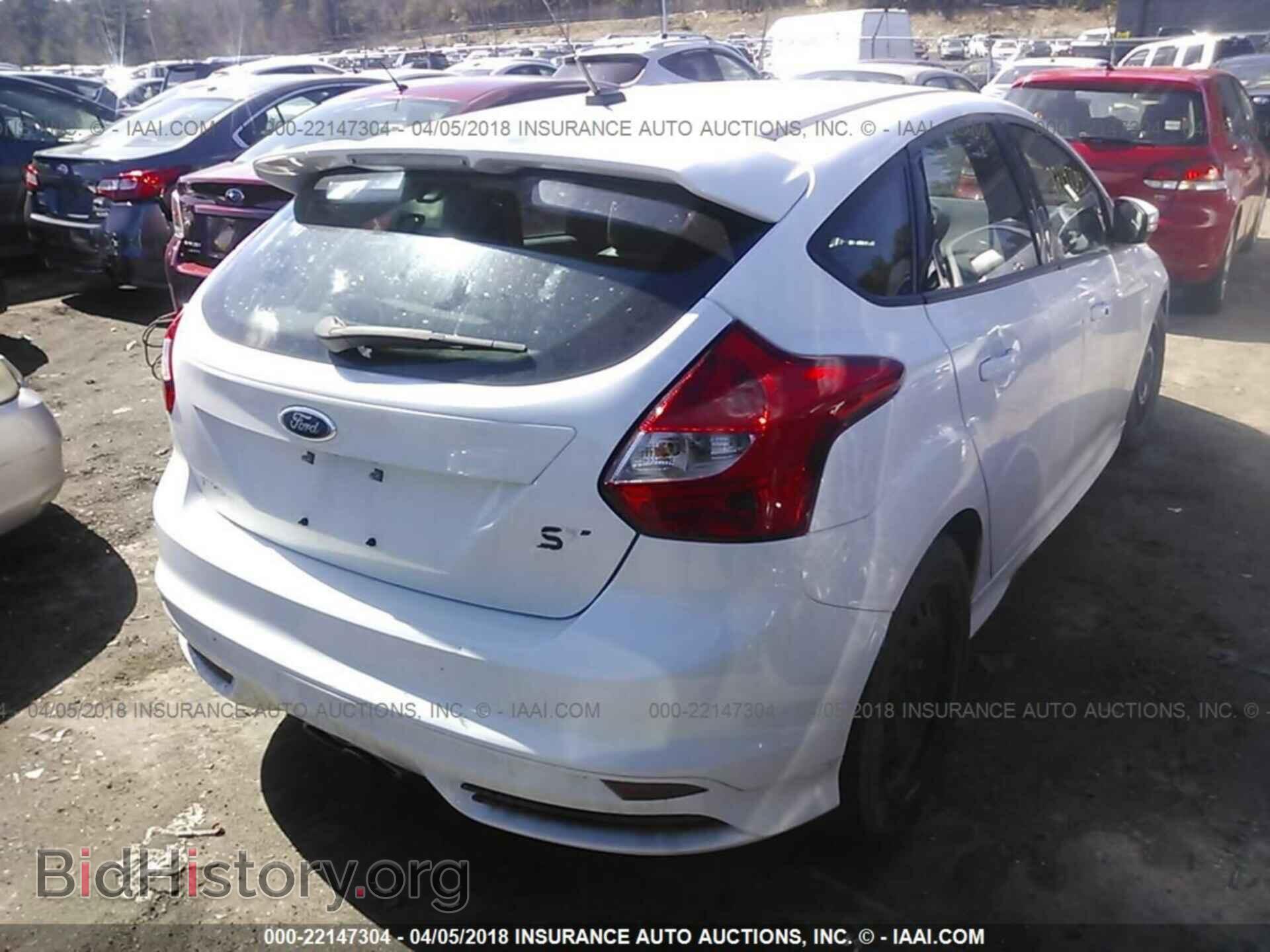 2014 Ford Focus - VIN: 1FADP3L92EL463696 - Photo 4