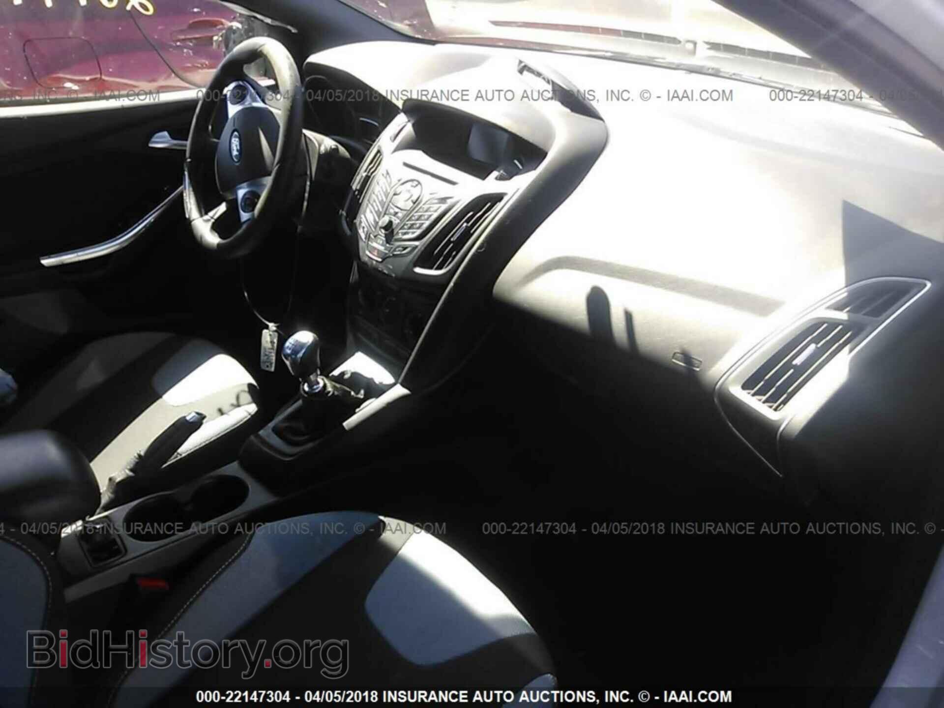2014 Ford Focus - VIN: 1FADP3L92EL463696 - Photo 5