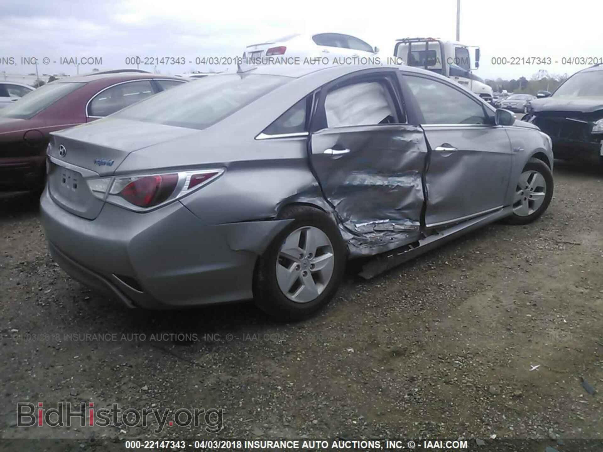 2012 Hyundai Sonata - VIN: KMHEC4A47CA032699 - Photo 4