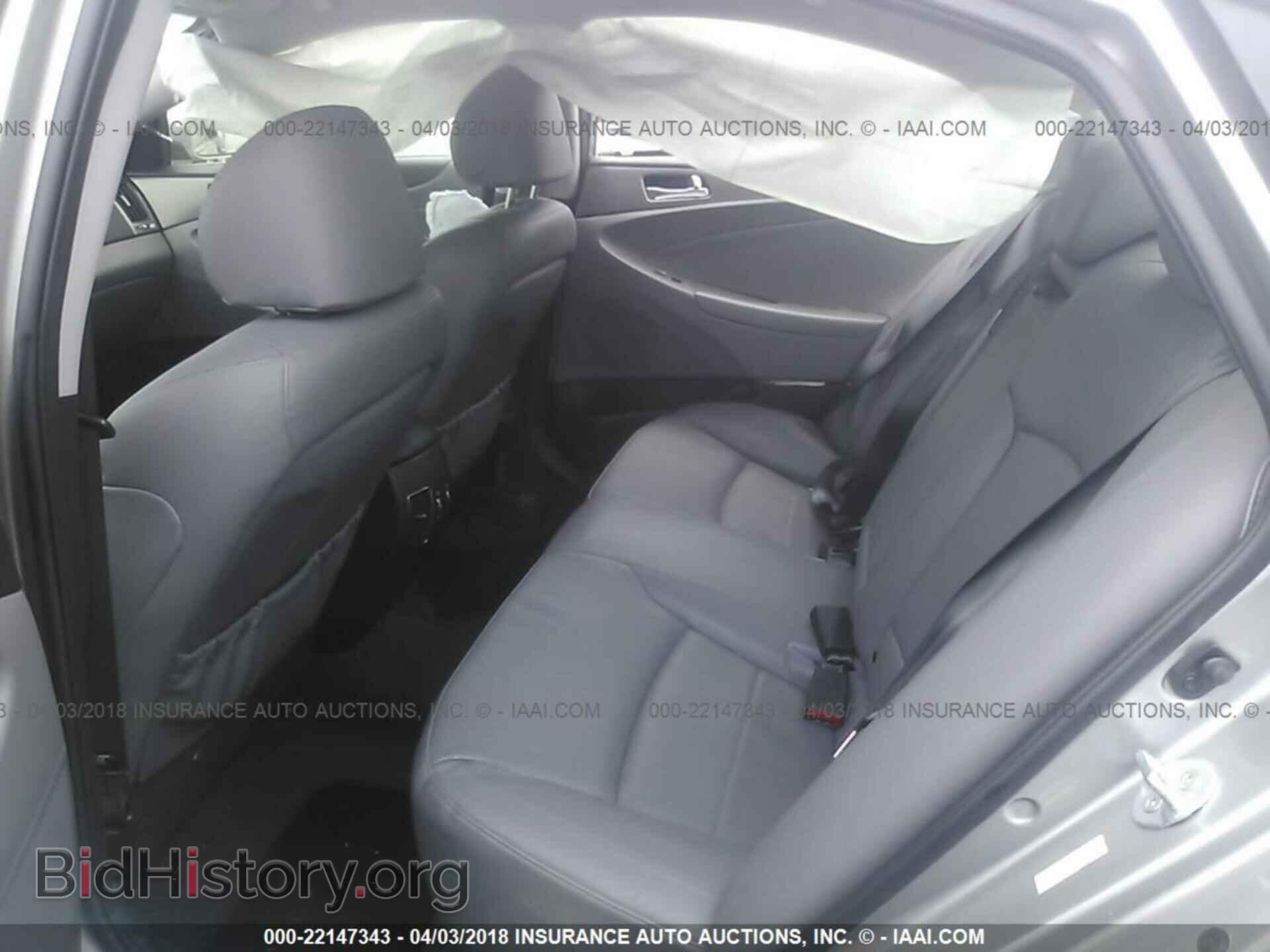 2012 Hyundai Sonata - VIN: KMHEC4A47CA032699 - Photo 8