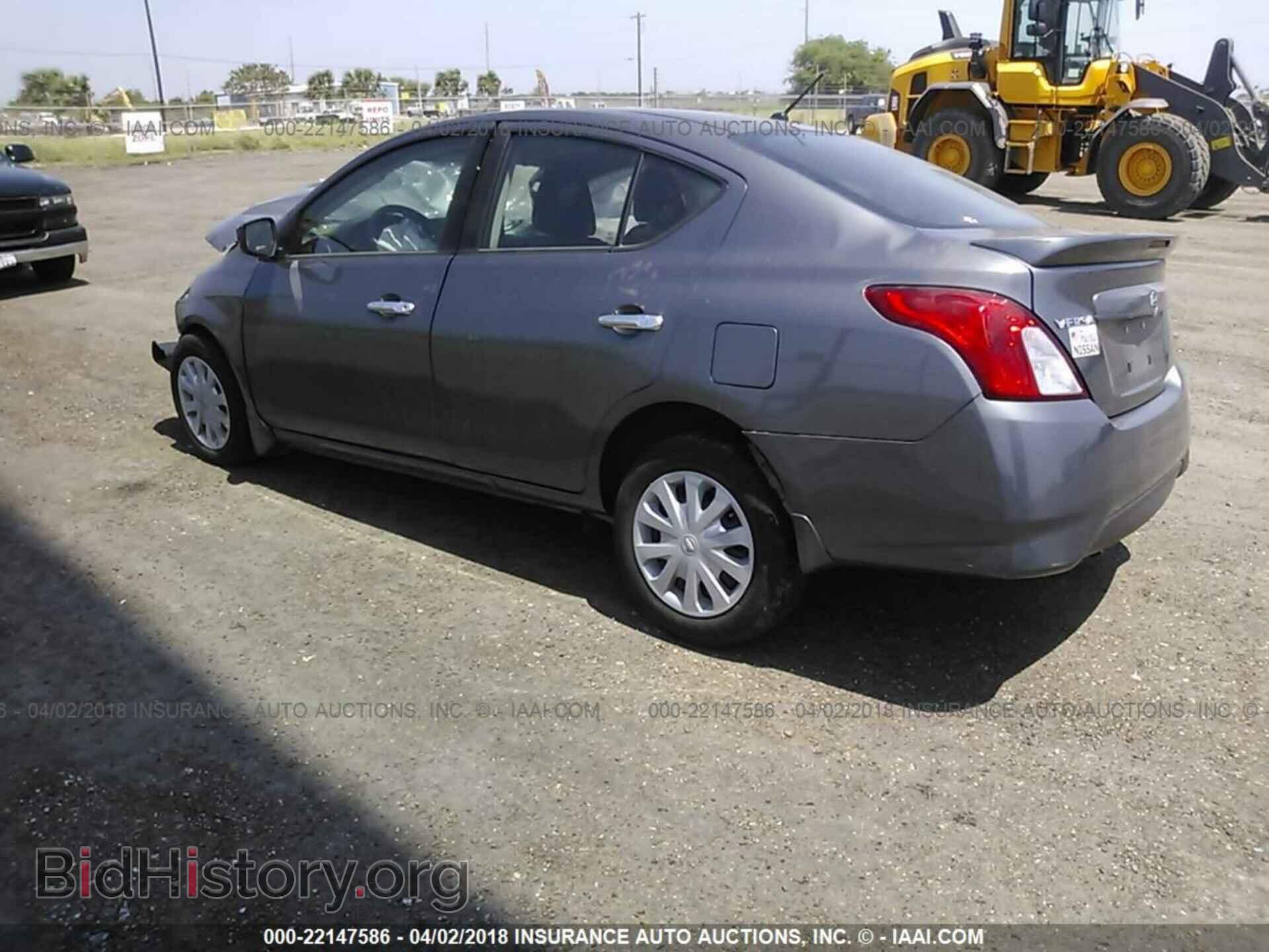 2017 Nissan Versa - VIN: 3N1CN7AP1HL853236 - Photo 3
