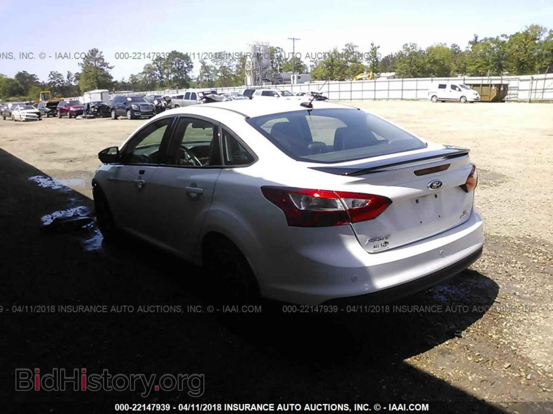 2014 Ford Focus - VIN: 1FADP3F27EL387312 - Фото 3