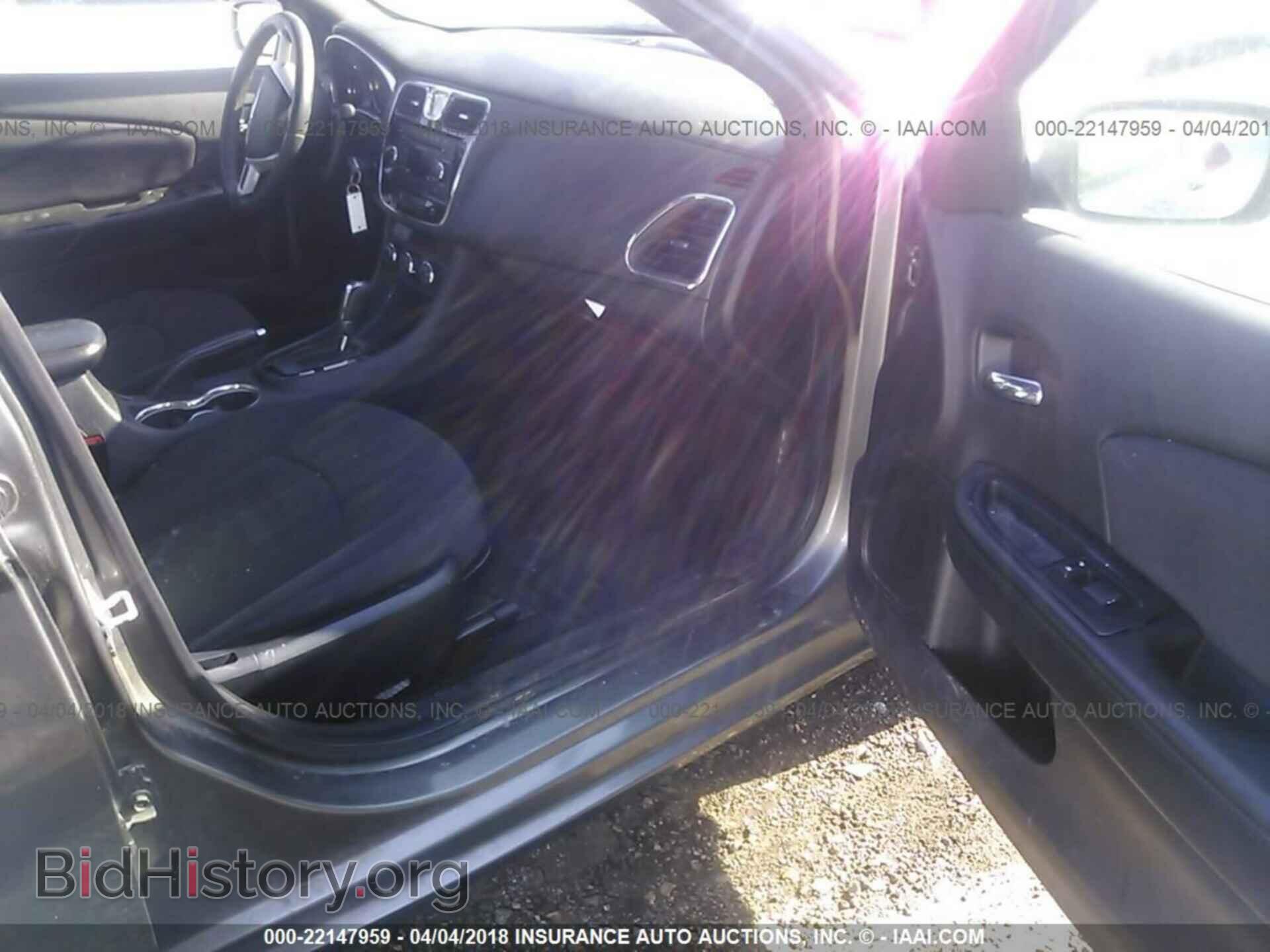 2013 Chrysler 200 - VIN: 1C3CCBBB7DN521891 - Photo 5