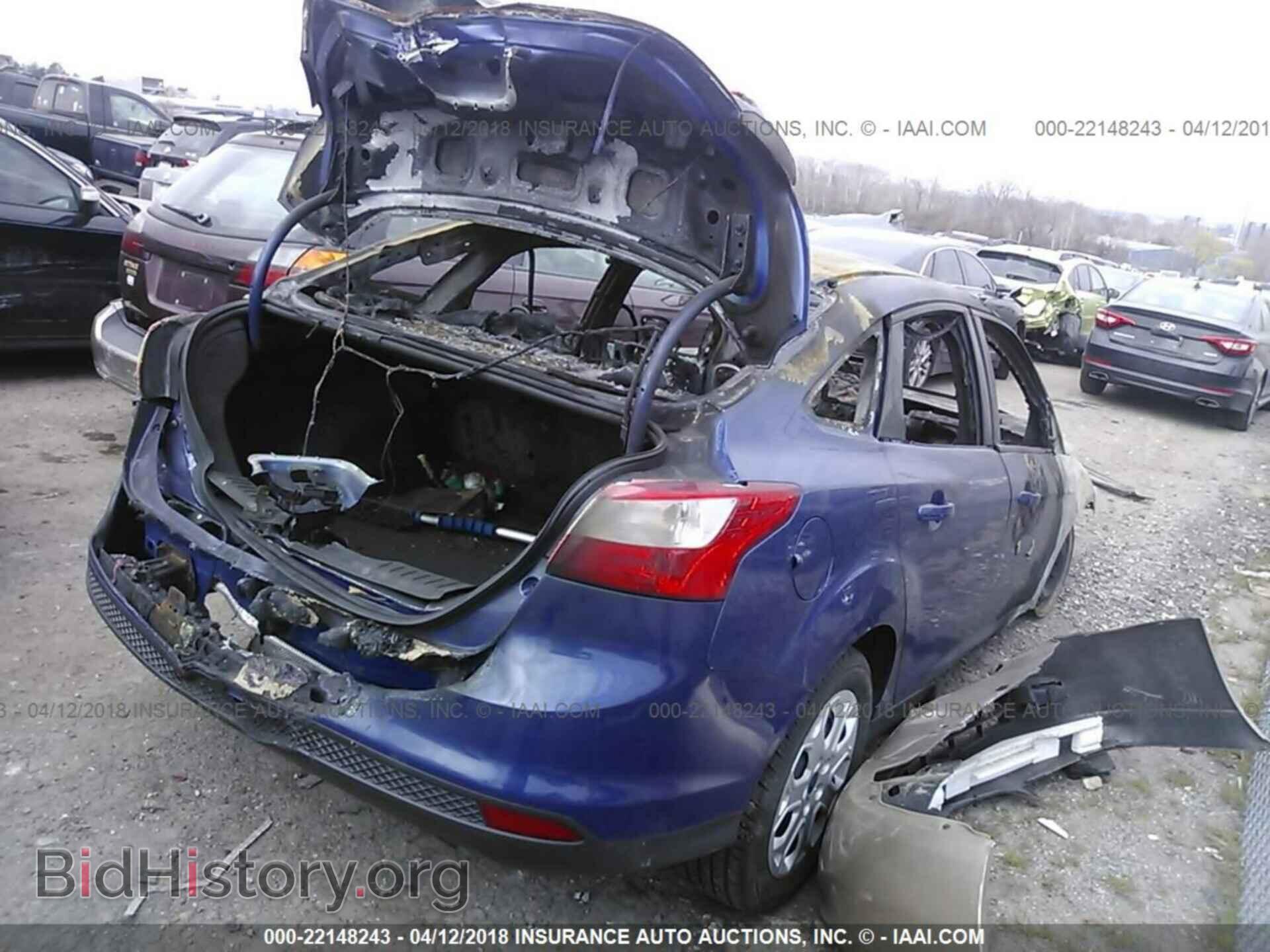 2012 Ford Focus - VIN: 1FAHP3F22CL392674 - Photo 4