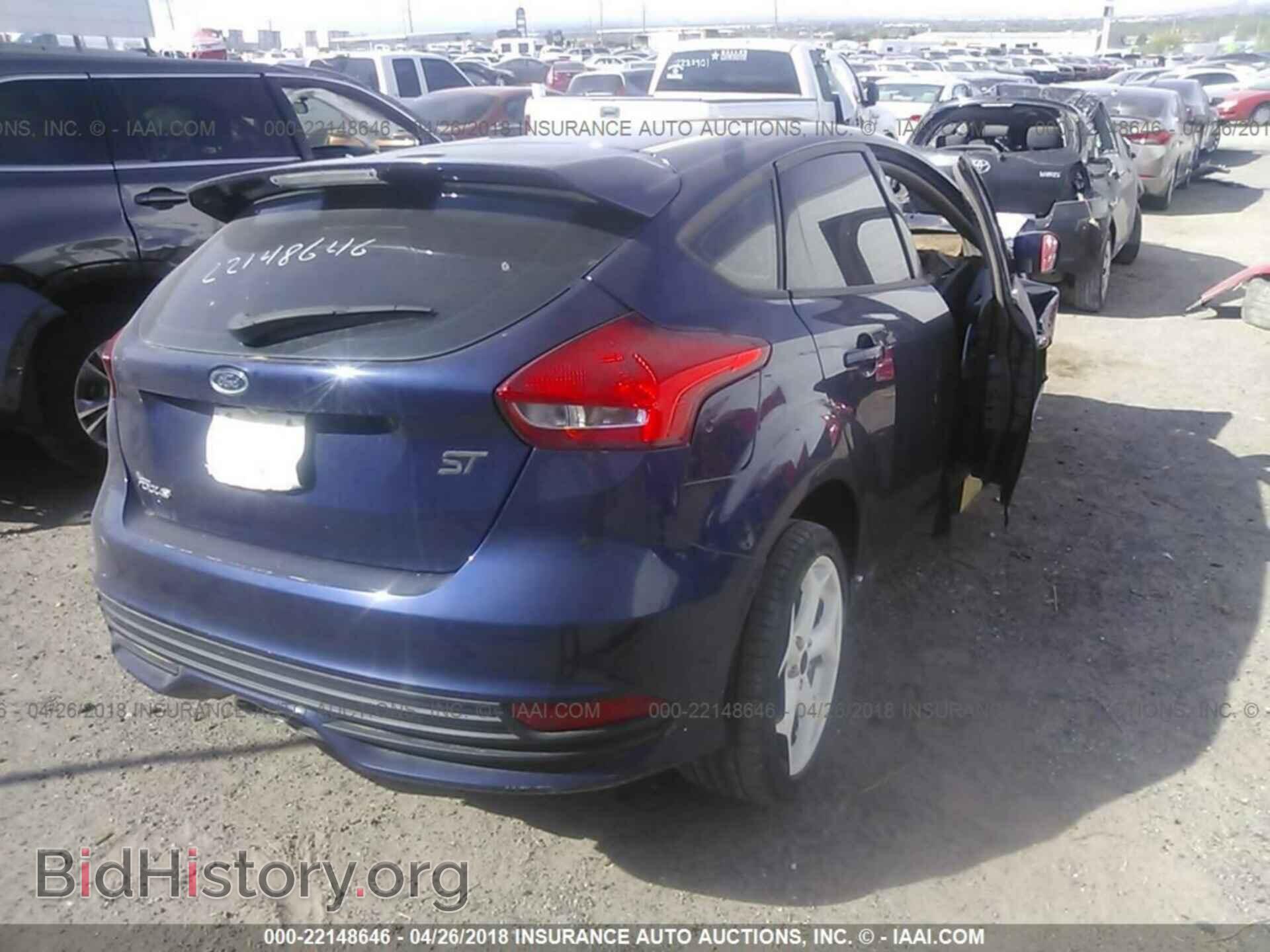 2016 Ford Focus - VIN: 1FADP3L97GL267546 - Photo 4