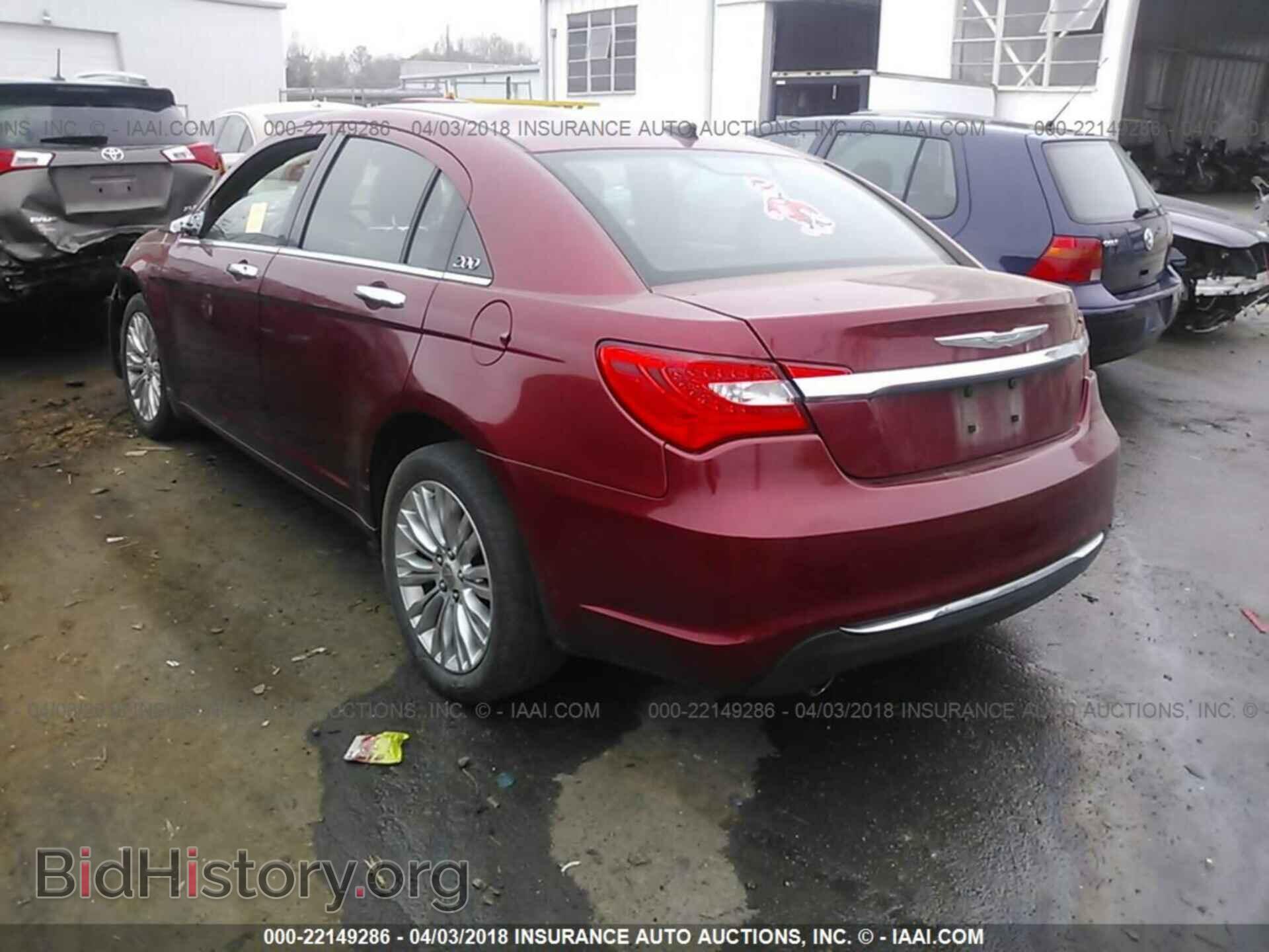 2011 Chrysler 200 - VIN: 1C3BC2FGXBN570260 - Photo 3