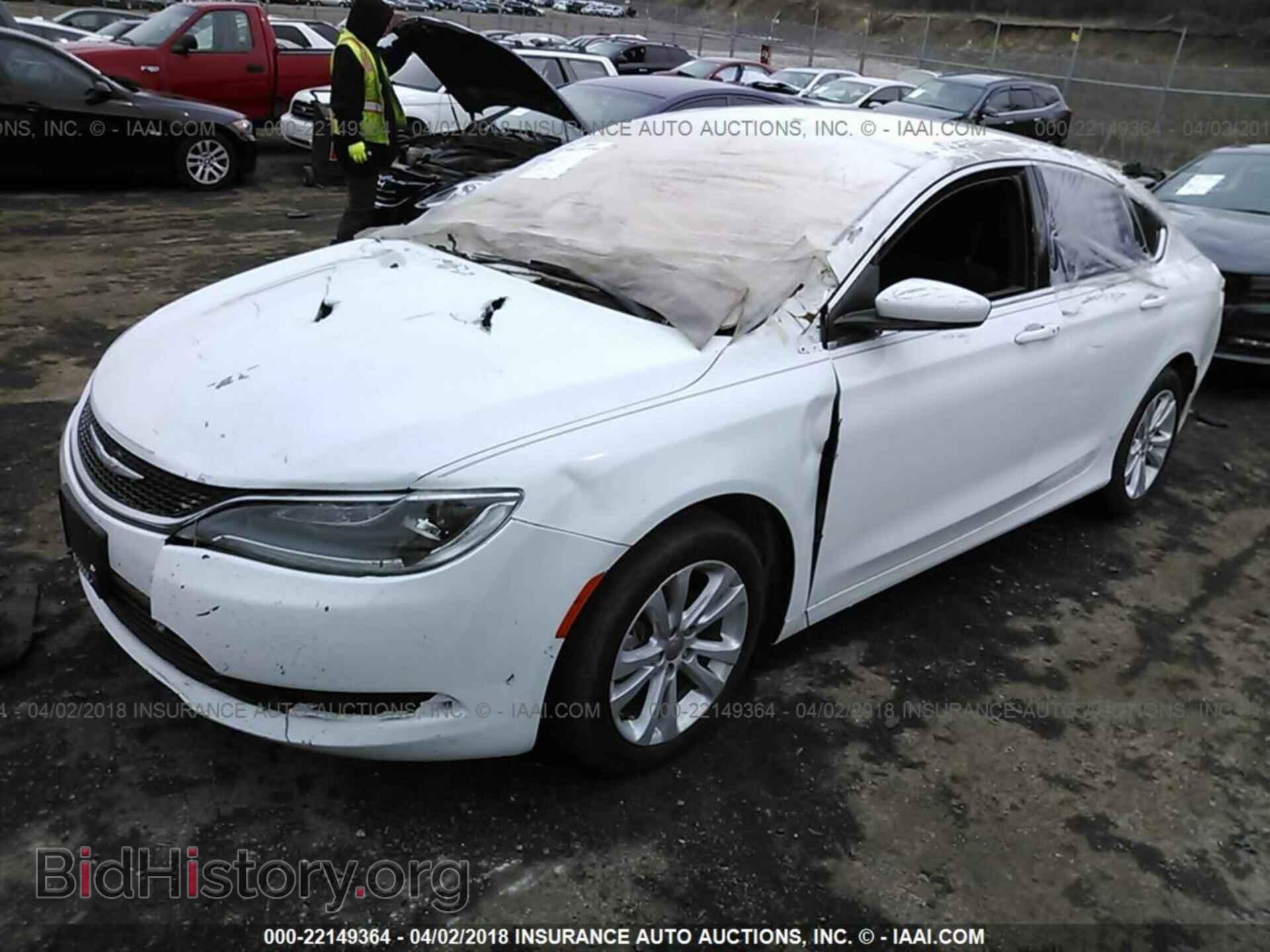 2016 Chrysler 200 - VIN: 1C3CCCFB2GN186382 - Photo 2