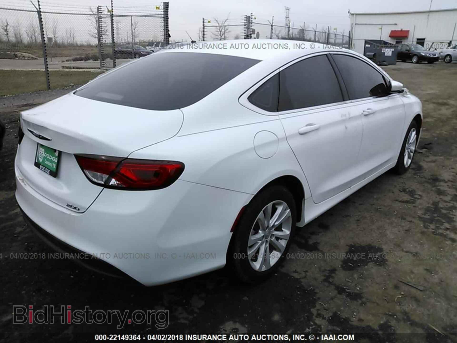 2016 Chrysler 200 - VIN: 1C3CCCFB2GN186382 - Photo 4