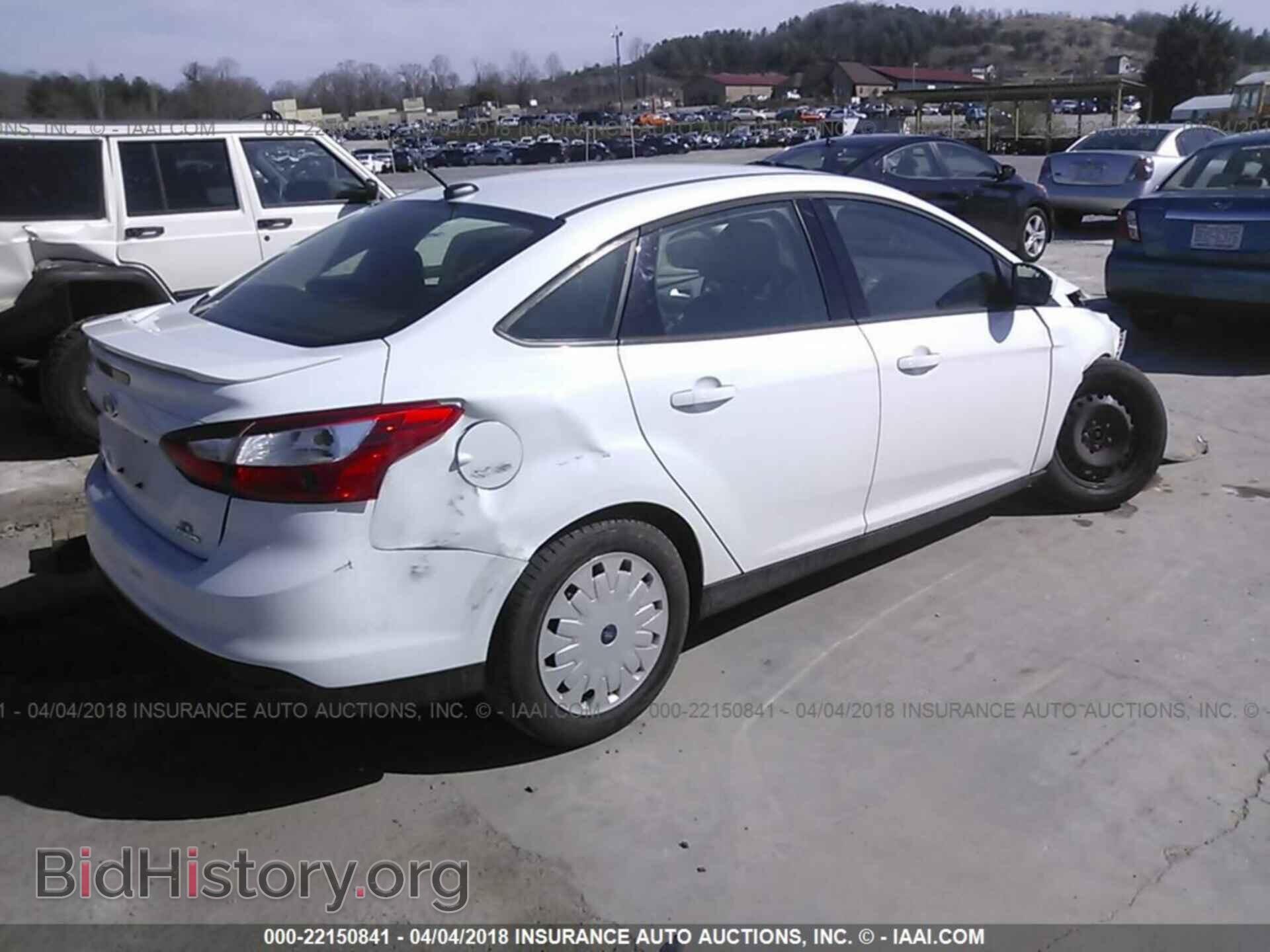 2012 Ford Focus - VIN: 1FAHP3F22CL443803 - Photo 4