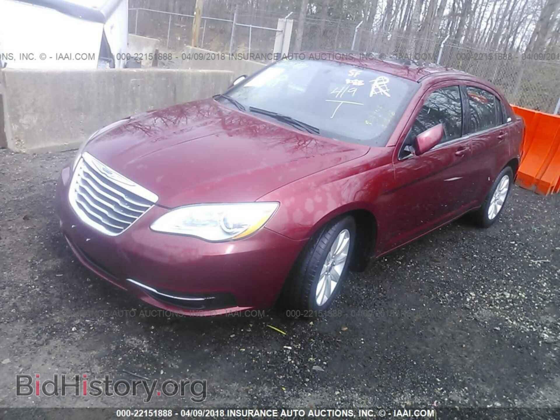 2014 Chrysler 200 - VIN: 1C3CCBBB4EN192391 - Photo 2