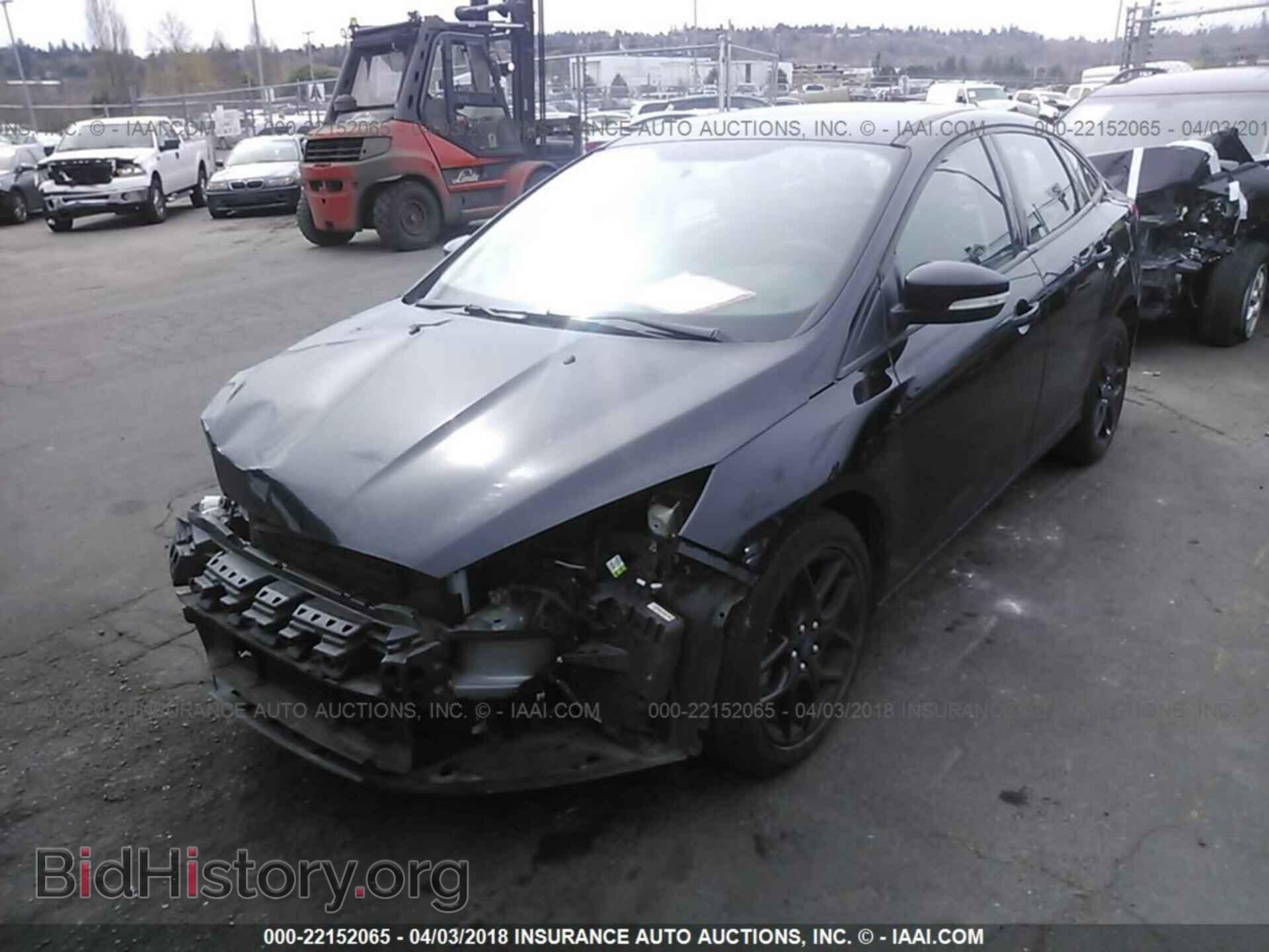 2016 Ford Focus - VIN: 1FADP3F27GL286290 - Фото 2