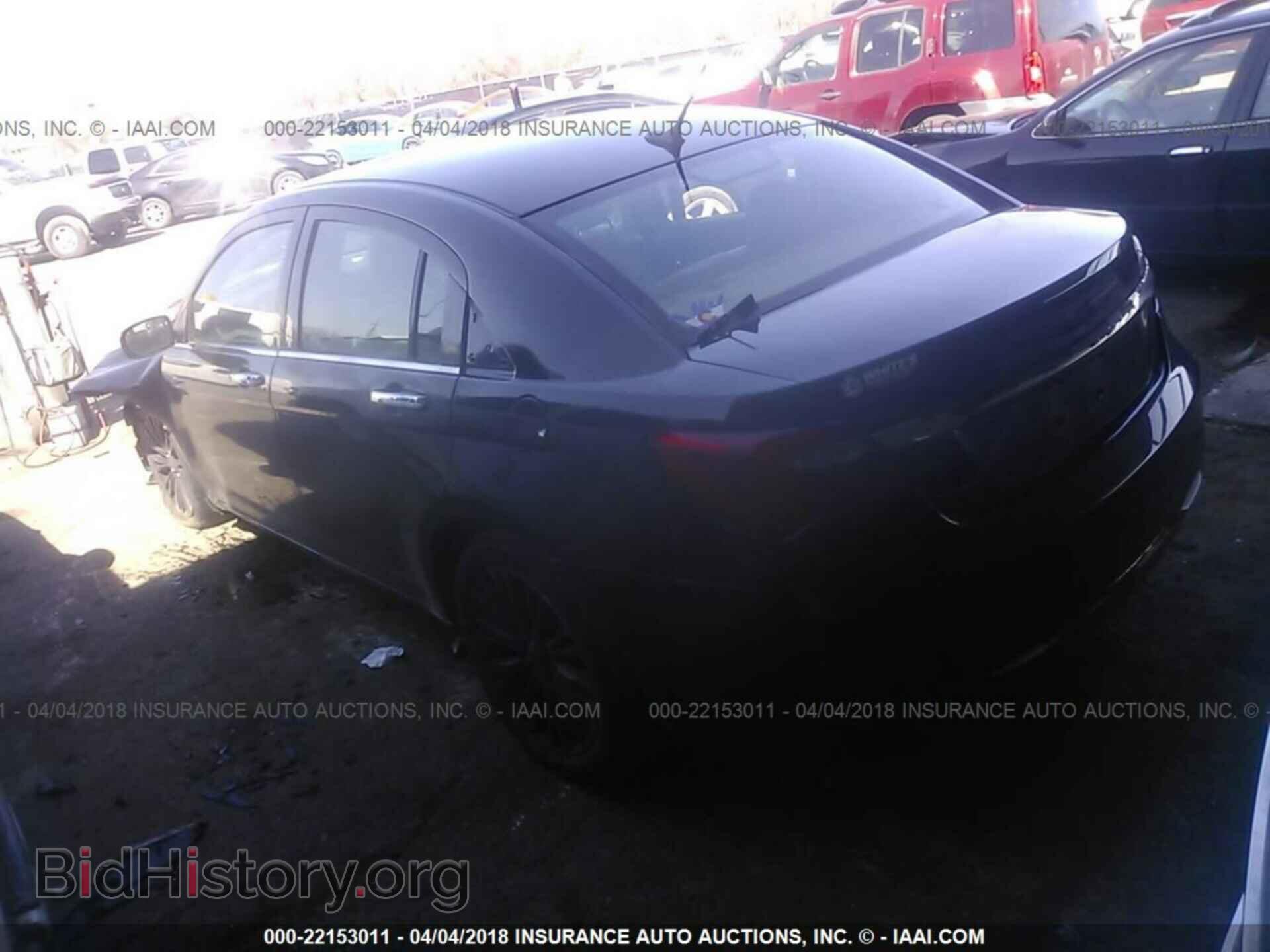 2011 Chrysler 200 - VIN: 1C3BC2FG4BN551378 - Фото 3