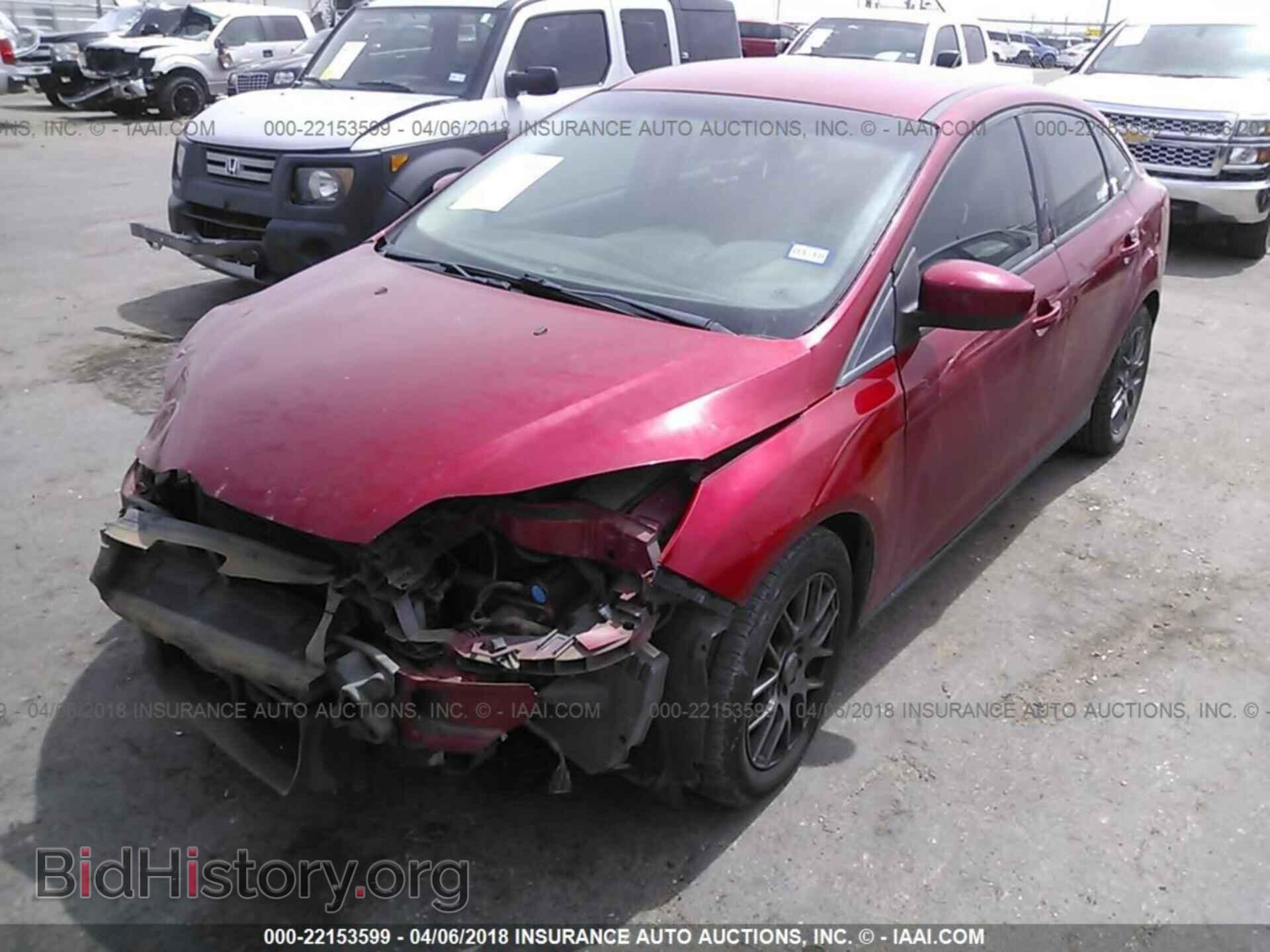 2012 Ford Focus - VIN: 1FAHP3F22CL272874 - Photo 2