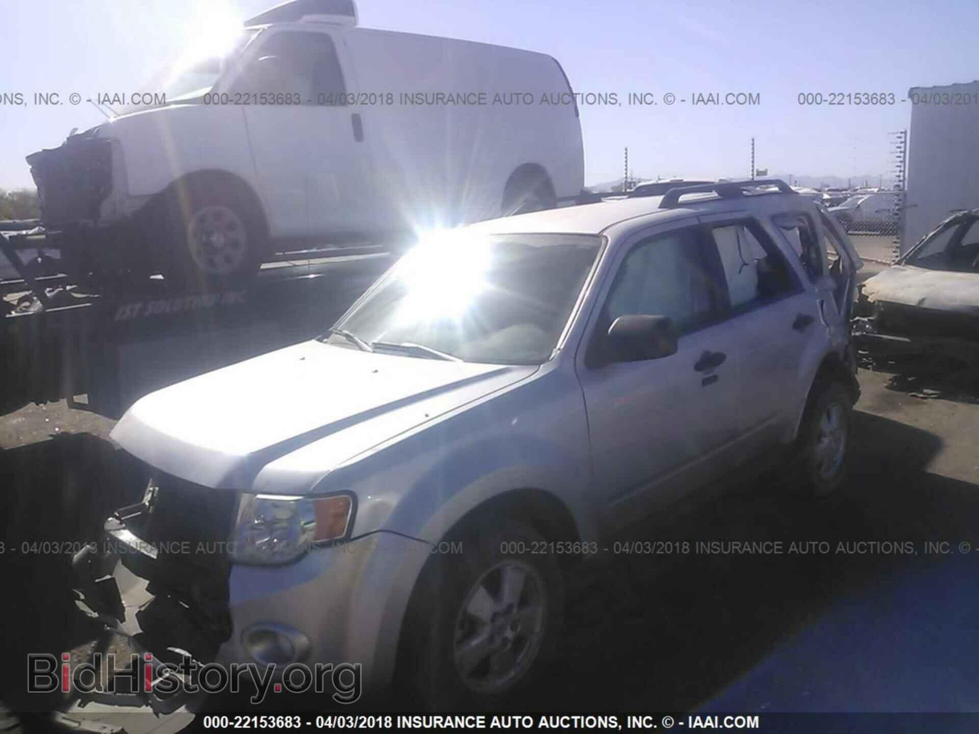 2012 Ford Escape - VIN: 1FMCU0DG3CKB55106 - Photo 2