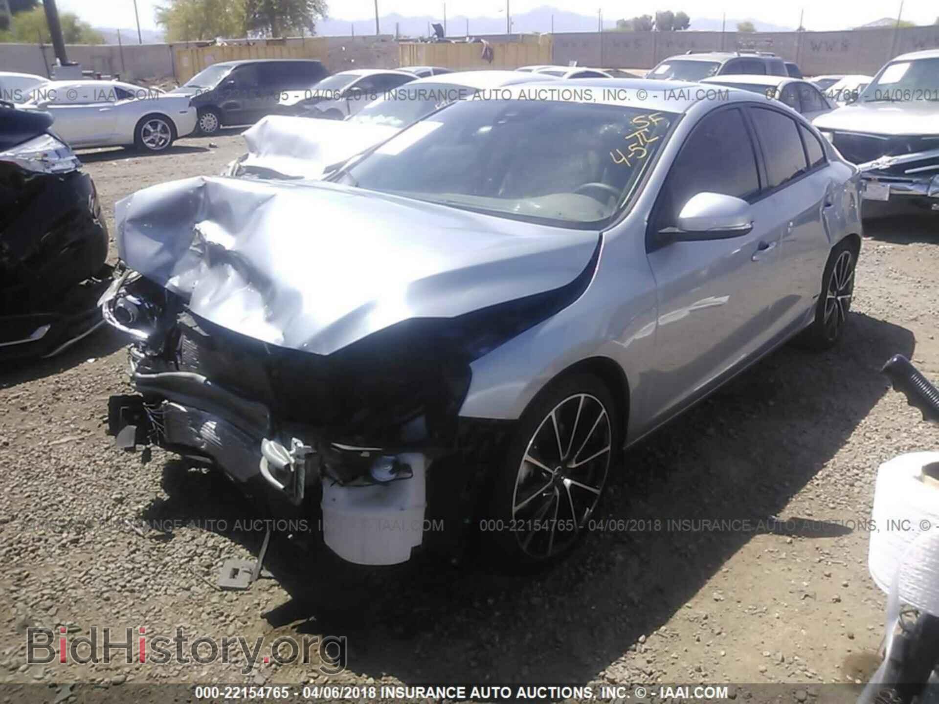 2017 Volvo S60 - VIN: YV126MFL5H2433484 - Фото 2