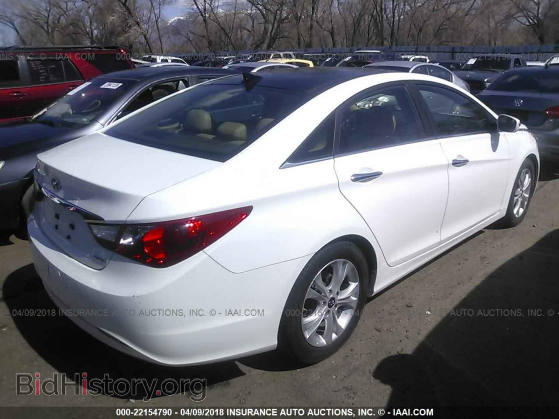 2012 Hyundai Sonata - VIN: 5NPEC4AC3CH364434 - Photo 4