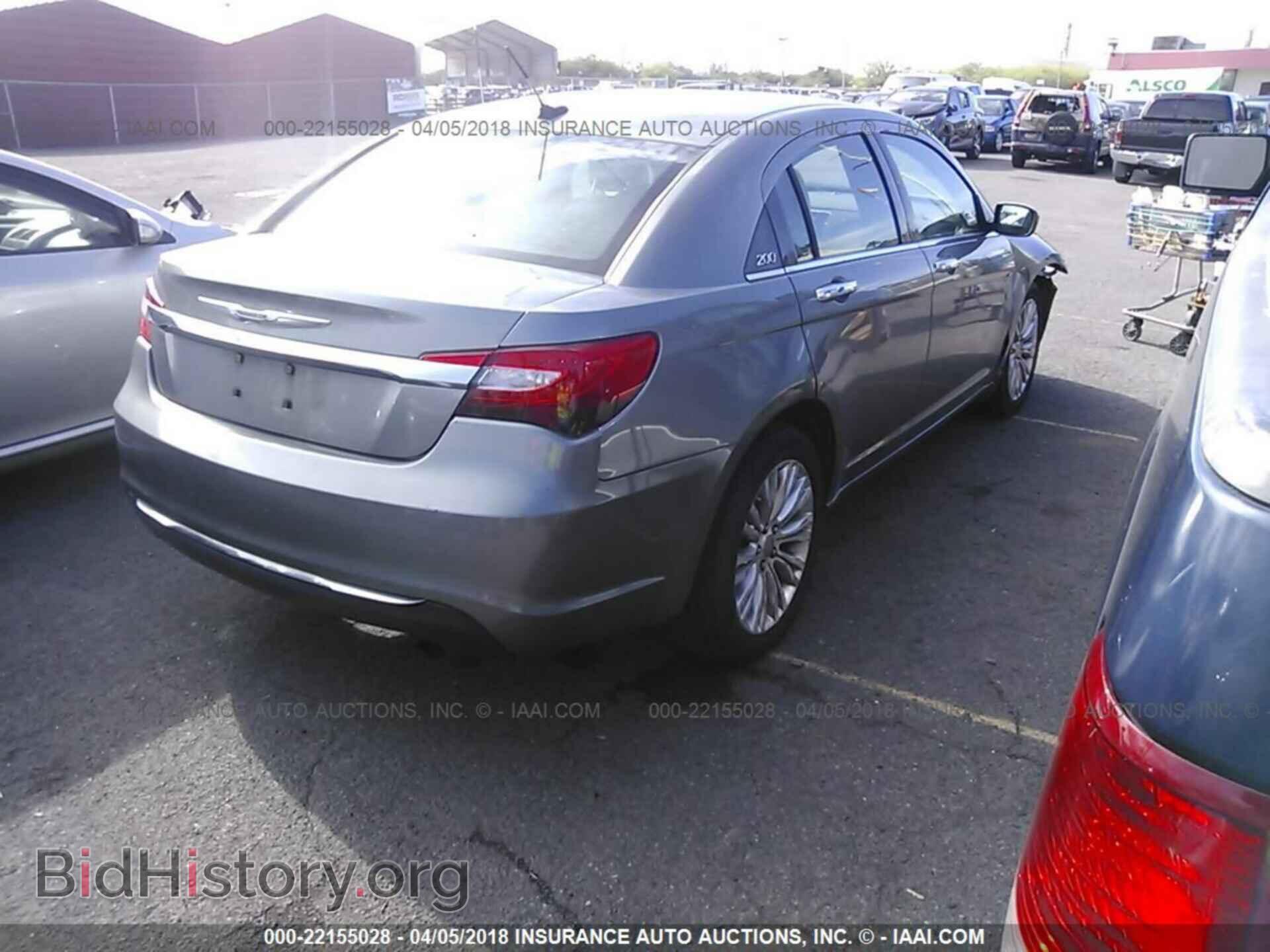 2011 Chrysler 200 - VIN: 1C3BC2FB2BN600694 - Photo 4