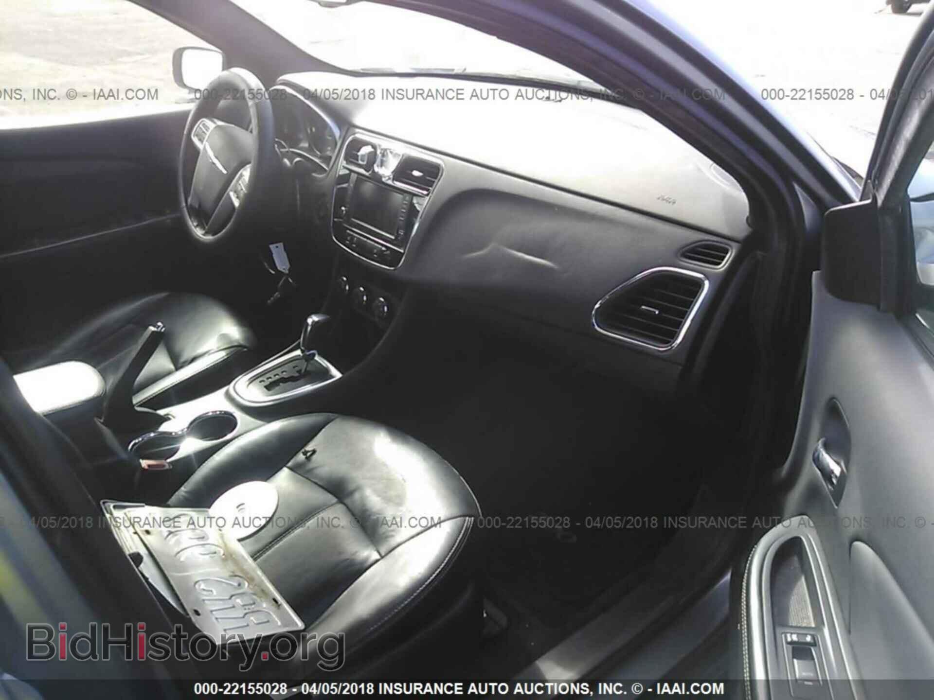 2011 Chrysler 200 - VIN: 1C3BC2FB2BN600694 - Photo 5