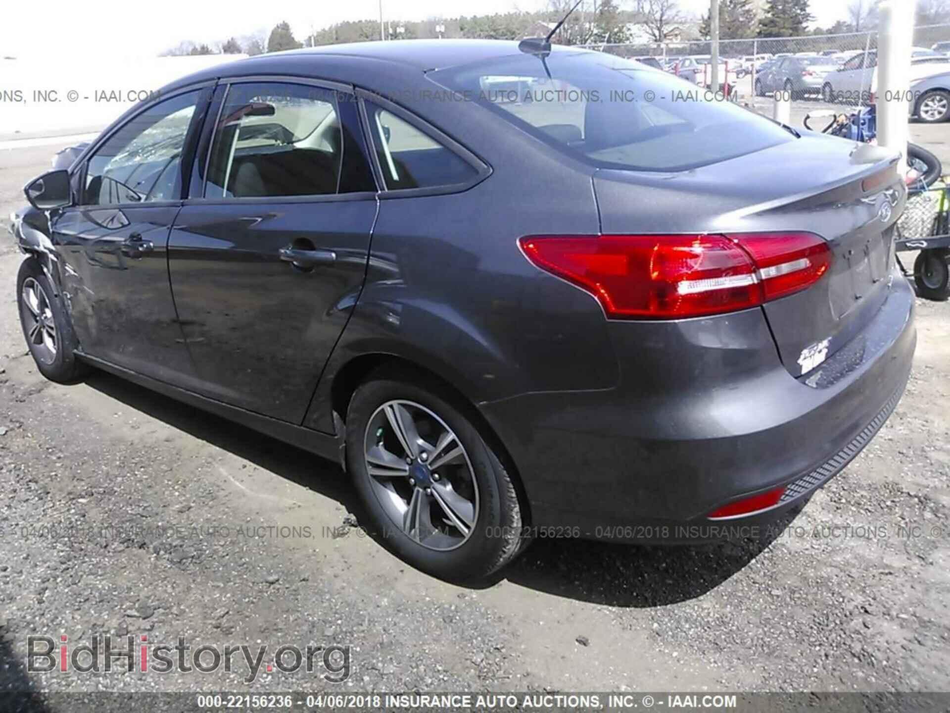 2017 Ford Focus - VIN: 1FADP3FE0HL327564 - Фото 3