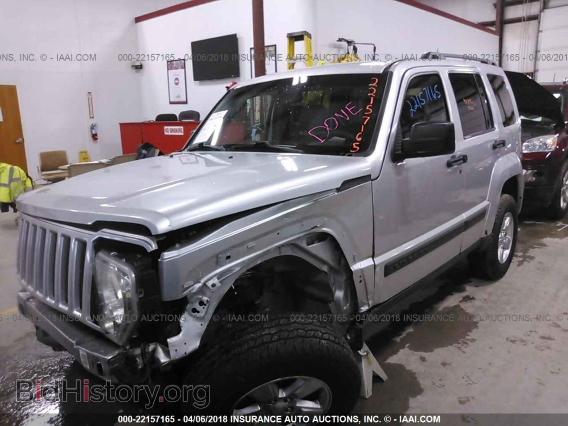 2012 Jeep Liberty - VIN: 1C4PJMAK8CW118852 - Фото 2