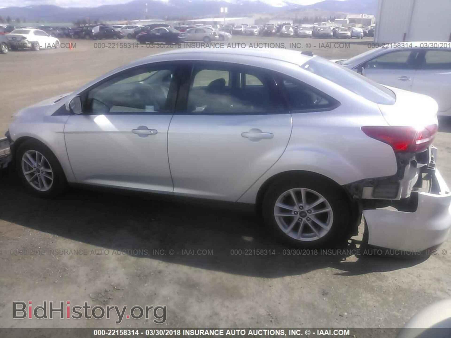 2017 Ford Focus - VIN: 1FADP3F20HL231553 - Photo 3