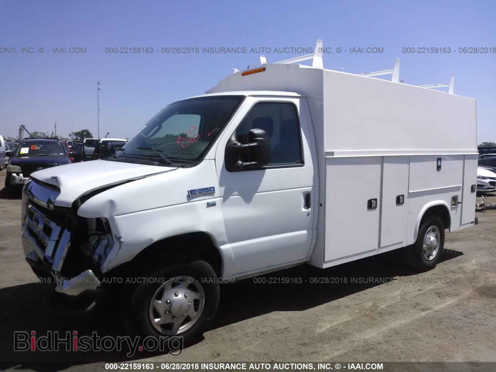 2016 Ford Econoline - VIN: 1FDWE3FLXGDC26723 - Photo 2