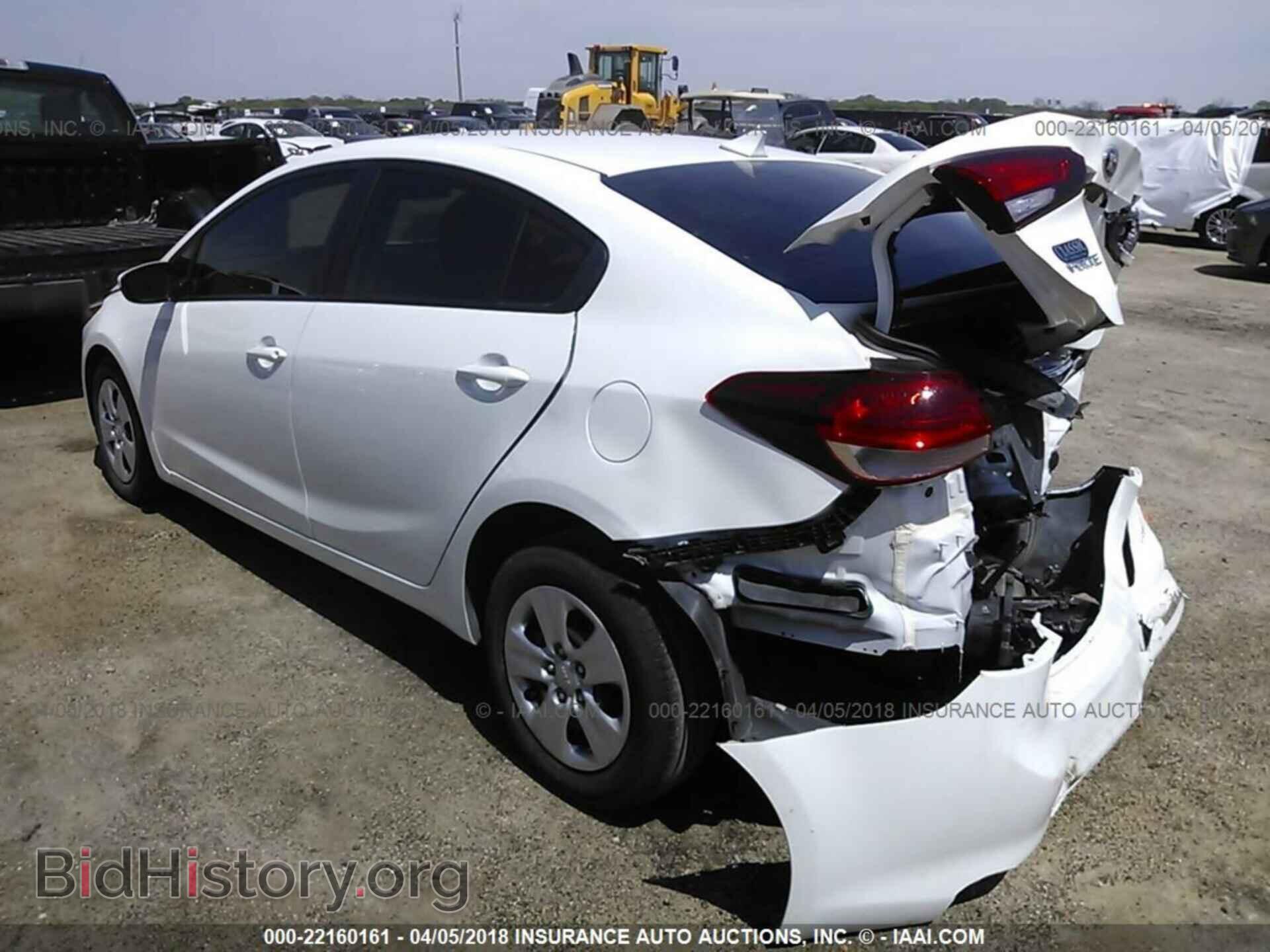 2017 Kia Forte - VIN: 3KPFK4A77HE014858 - Фото 3