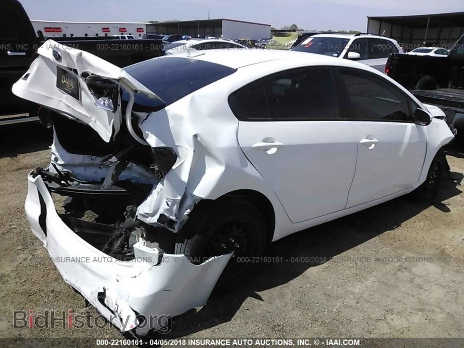 2017 Kia Forte - VIN: 3KPFK4A77HE014858 - Фото 4