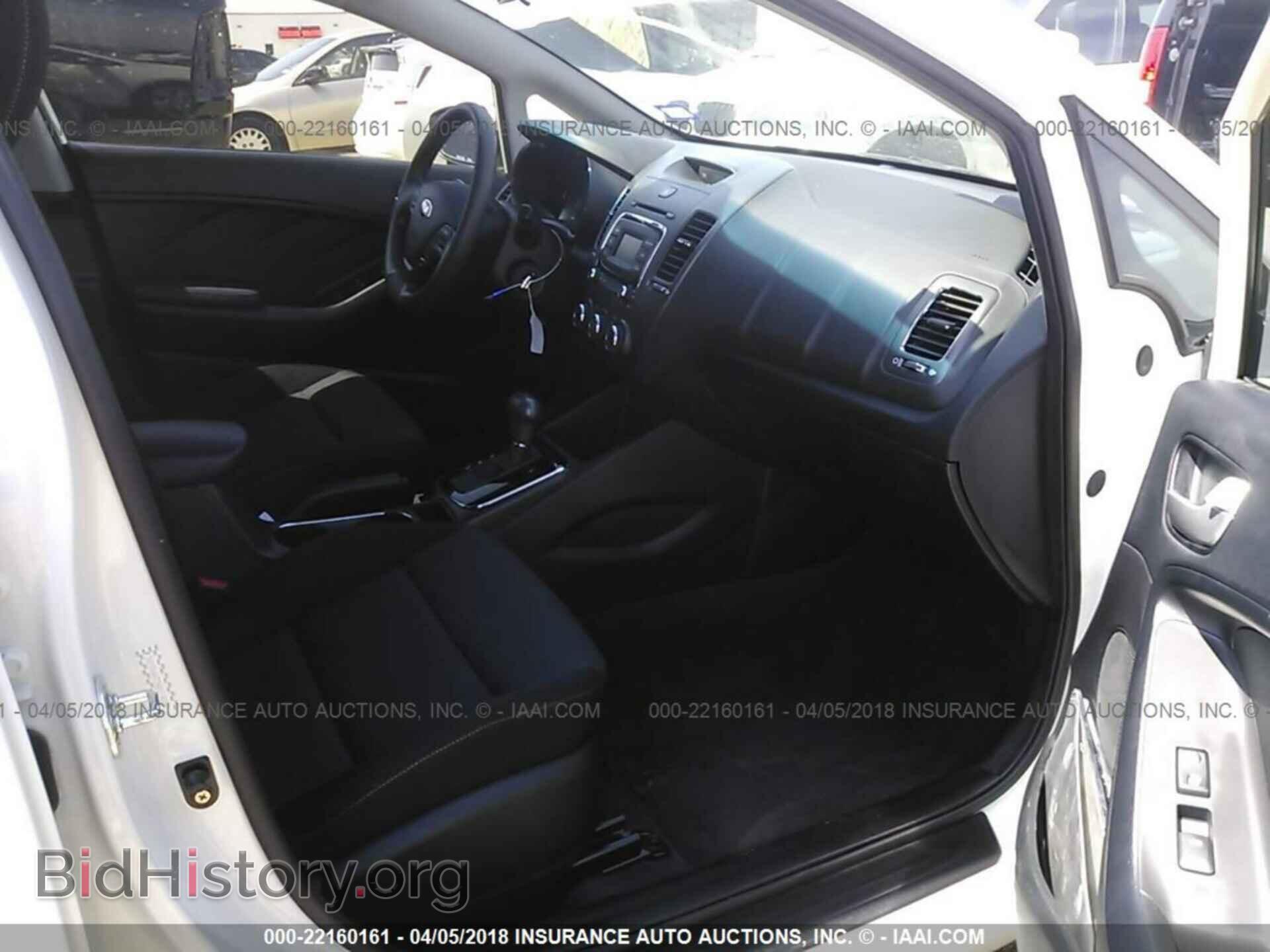 2017 Kia Forte - VIN: 3KPFK4A77HE014858 - Фото 5