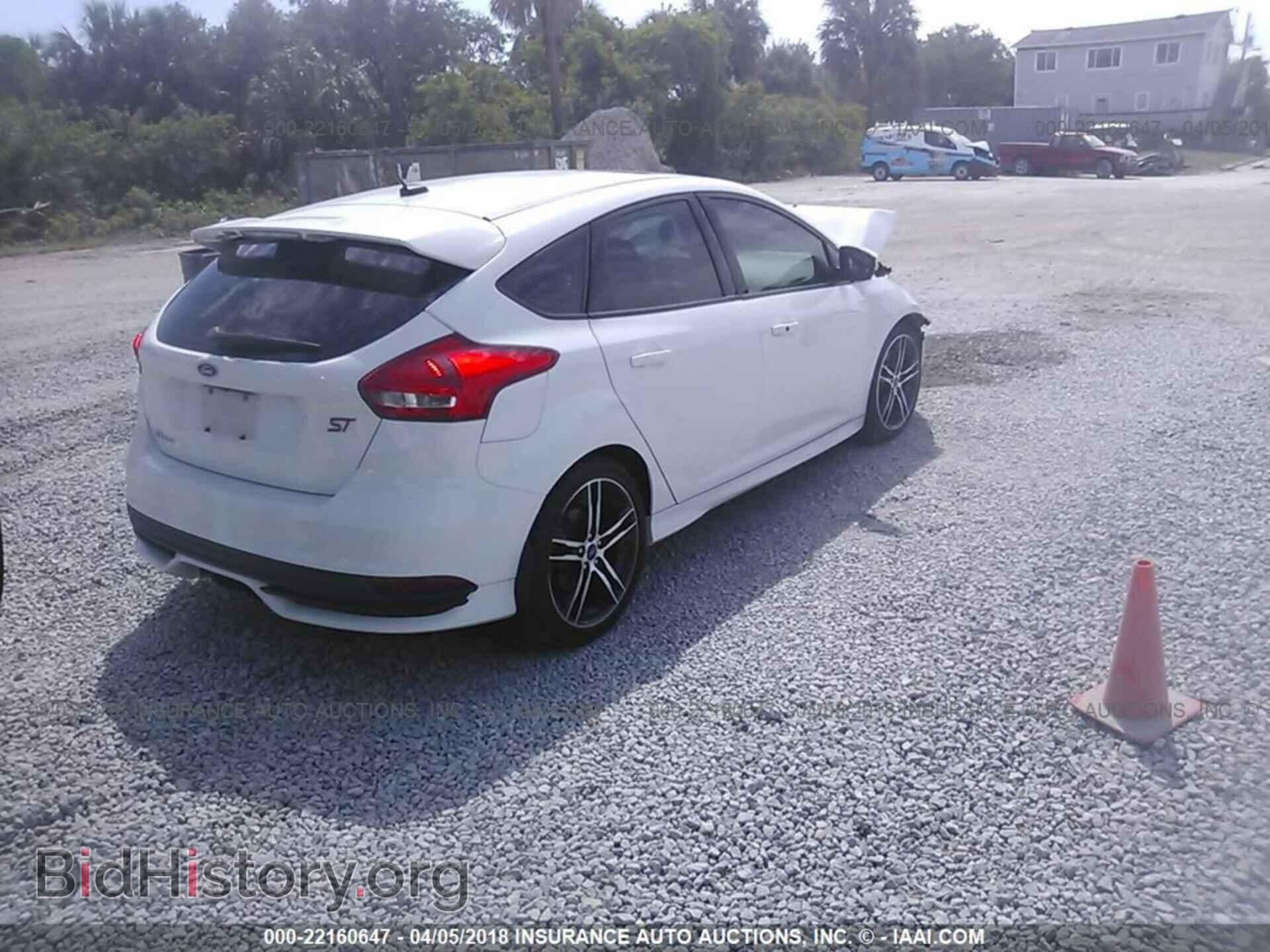 2016 Ford Focus - VIN: 1FADP3L93GL323885 - Фото 4