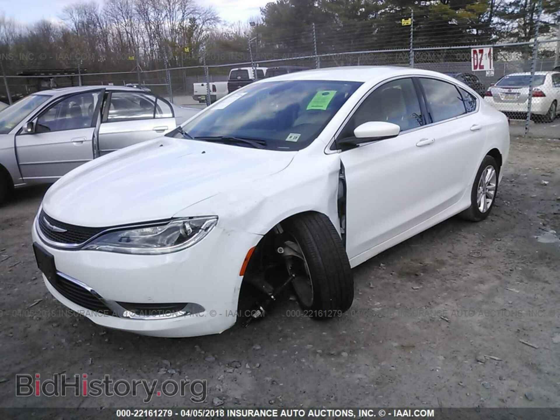 2015 Chrysler 200 - VIN: 1C3CCCAB2FN547762 - Photo 2
