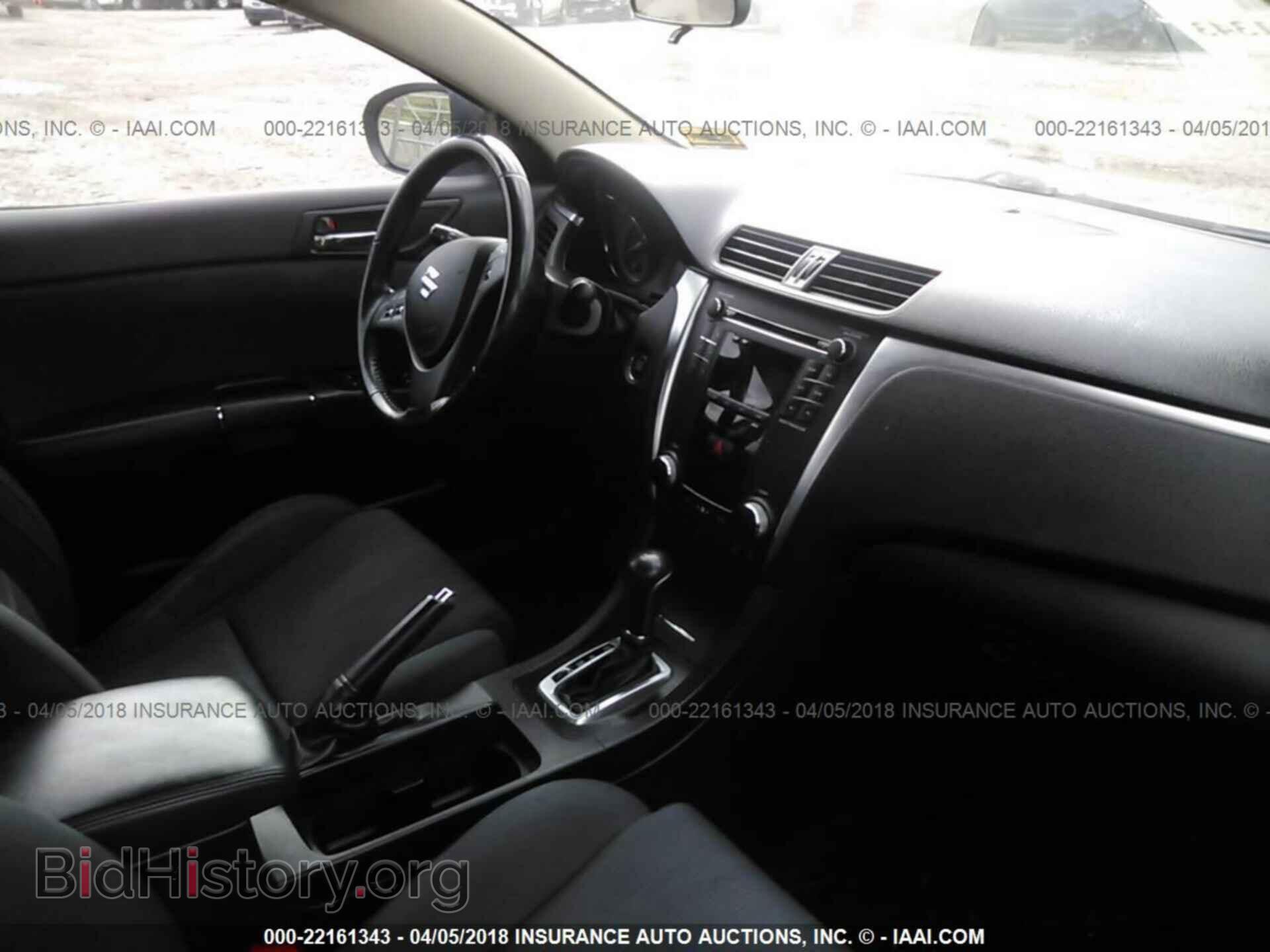2011 Suzuki Kizashi - VIN: JS2RE9A30B6111188 - Photo 5