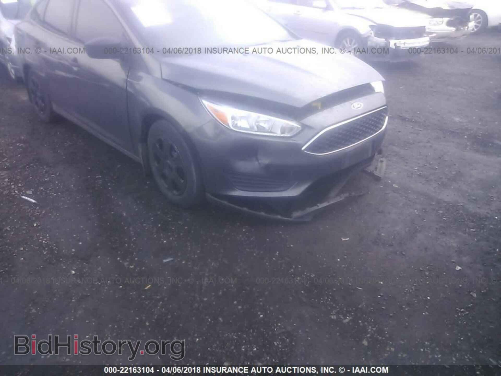 2016 Ford Focus - VIN: 1FADP3E27GL203670 - Photo 6