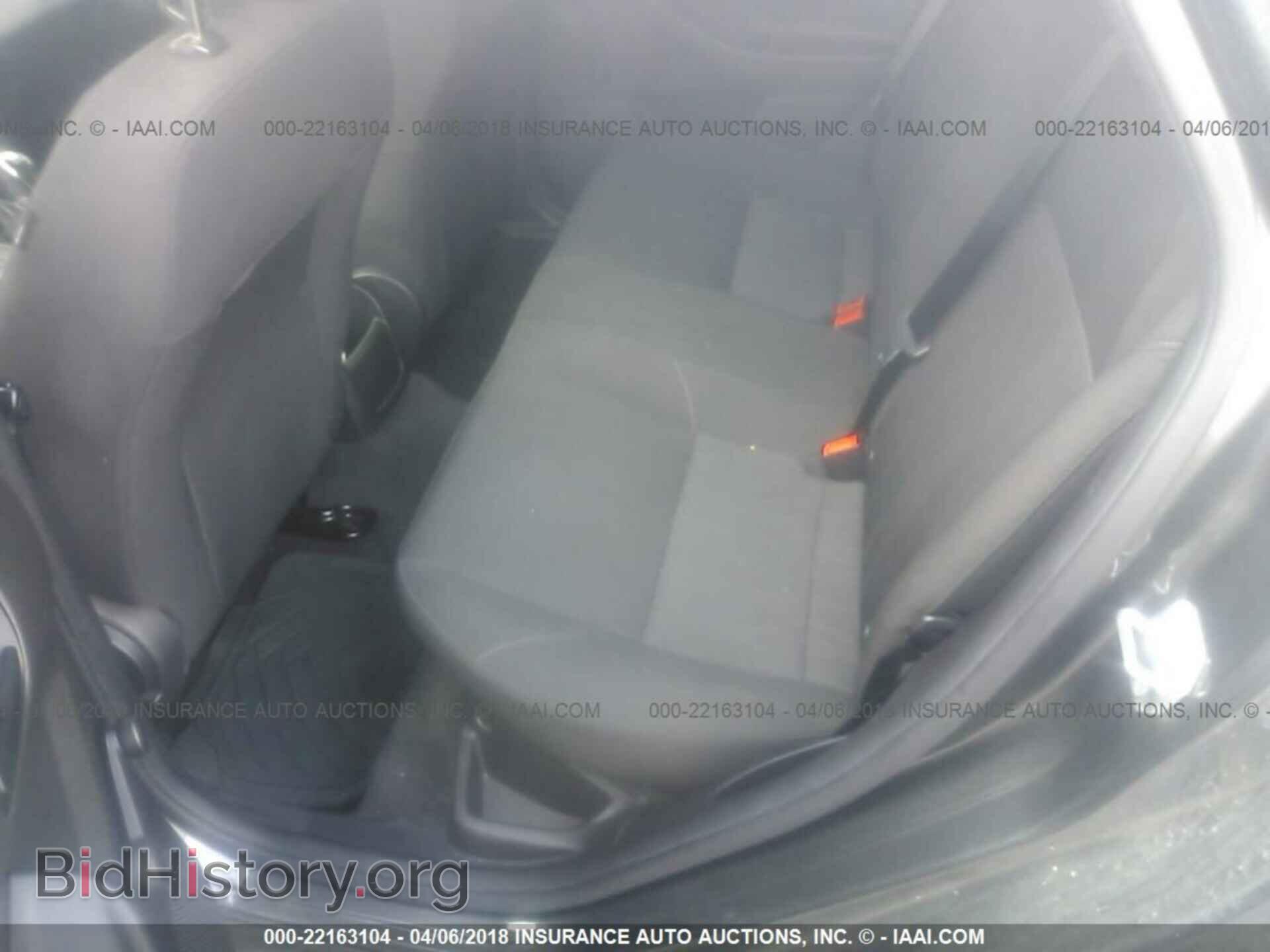2016 Ford Focus - VIN: 1FADP3E27GL203670 - Photo 8