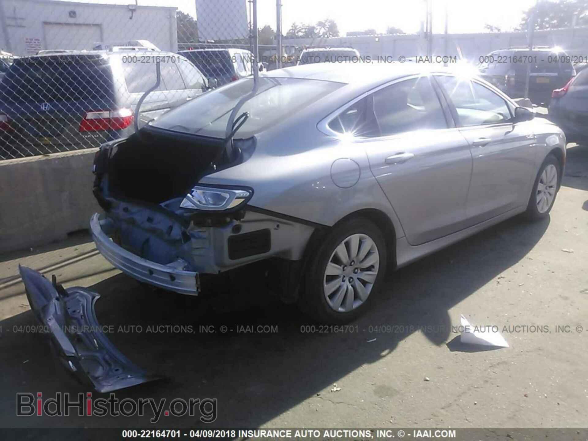 2016 Chrysler 200 - VIN: 1C3CCCFB3GN171499 - Photo 4