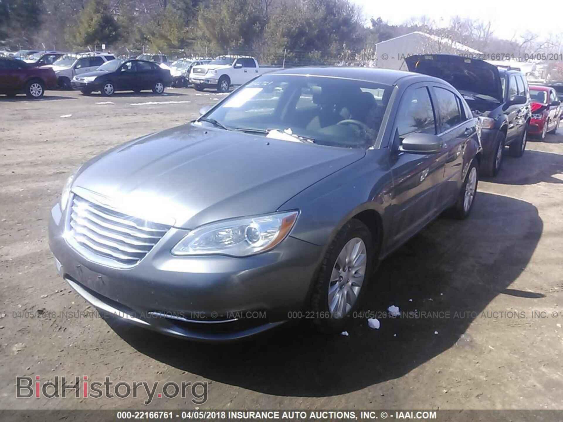 2012 Chrysler 200 - VIN: 1C3CCBAG2CN268264 - Photo 2