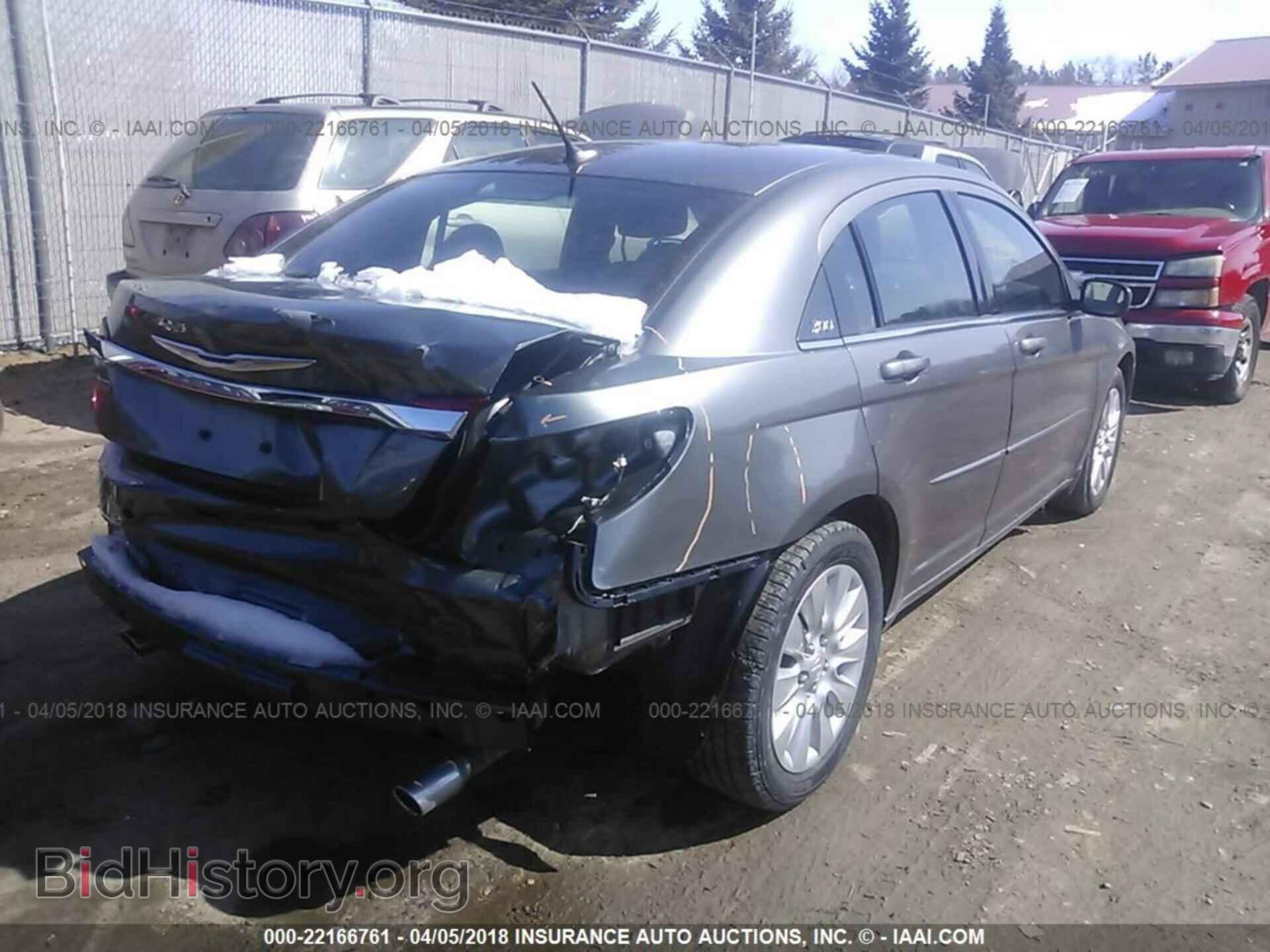 2012 Chrysler 200 - VIN: 1C3CCBAG2CN268264 - Photo 4